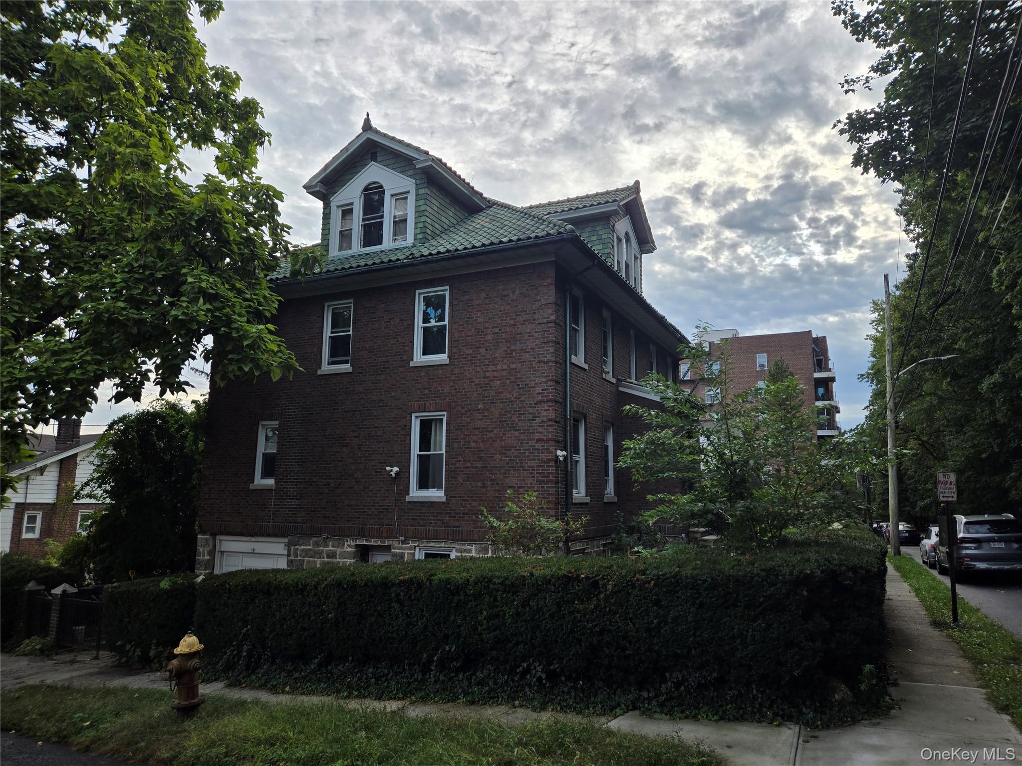 #3 photo, 128 Parkway, Yonkers , NY 10704