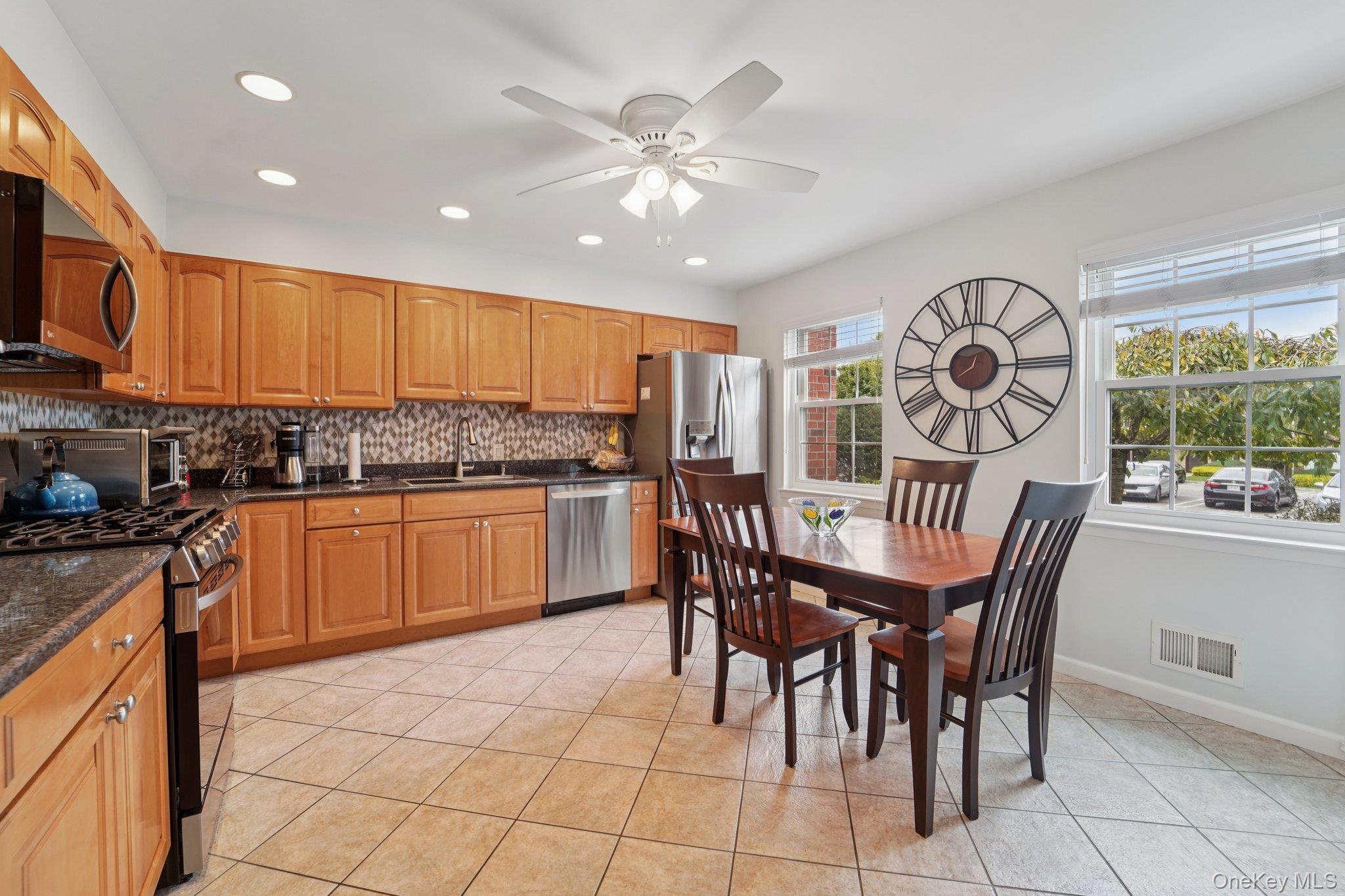 #9 photo, 463 Hopi Court, Suffern , NY 10901