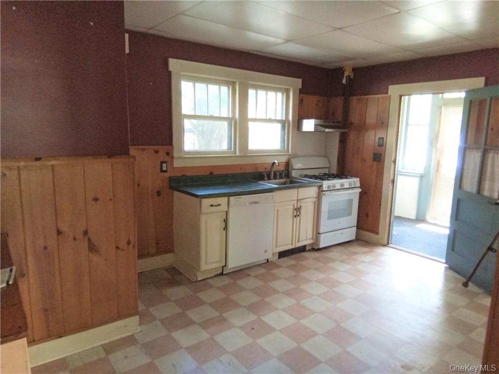 #8 photo, 25 Van Orden Avenue, Suffern , NY 10901