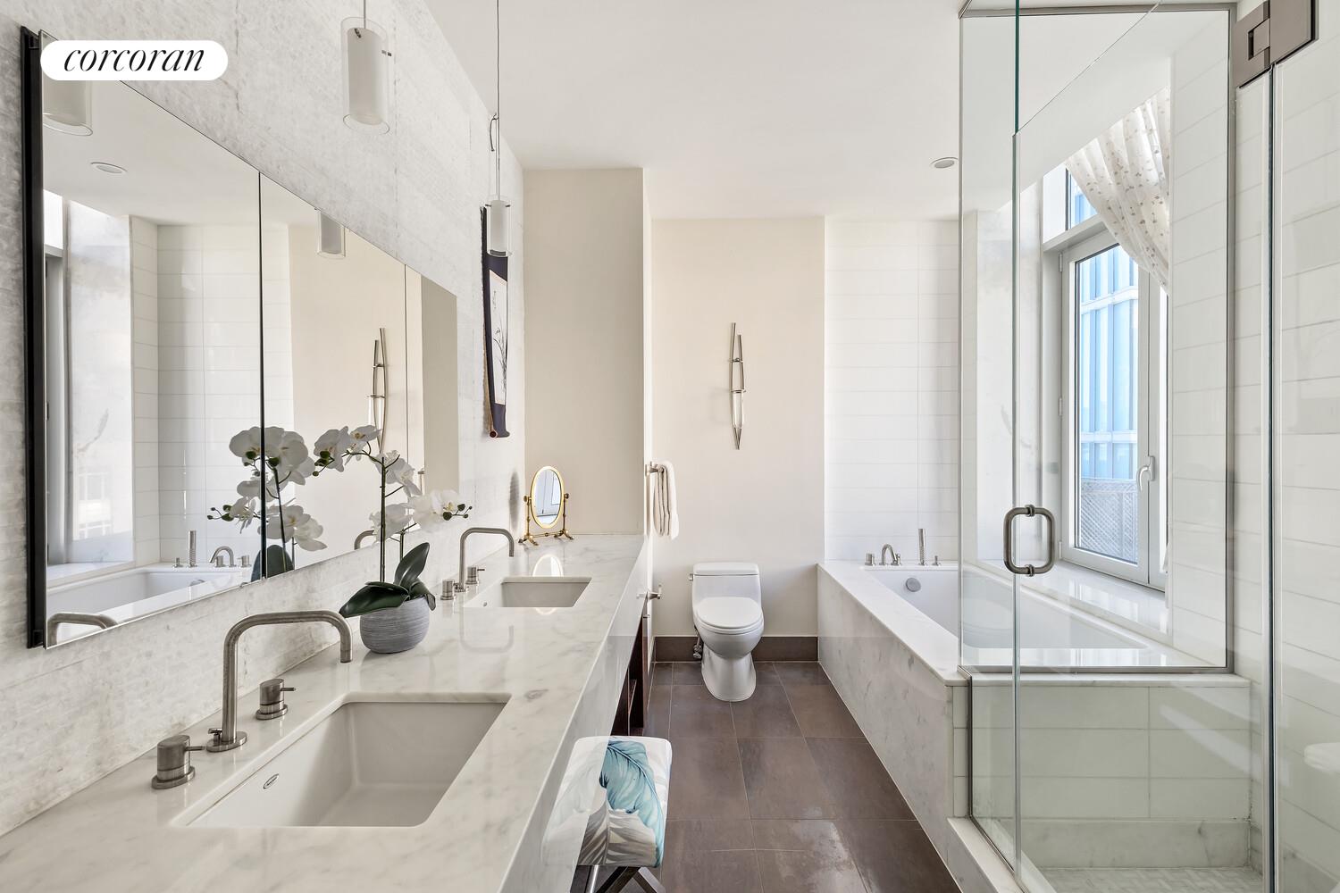 #7 photo, 243 W 60TH Street, マンハッタン Lincoln Square , NY 10023