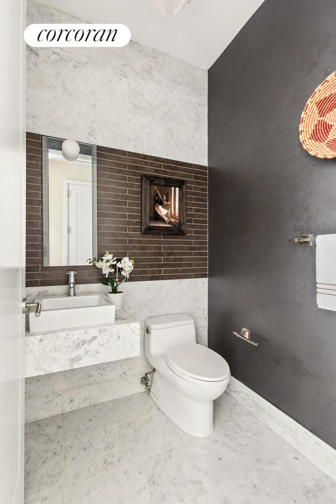 #8 photo, 243 W 60TH Street, マンハッタン Lincoln Square , NY 10023