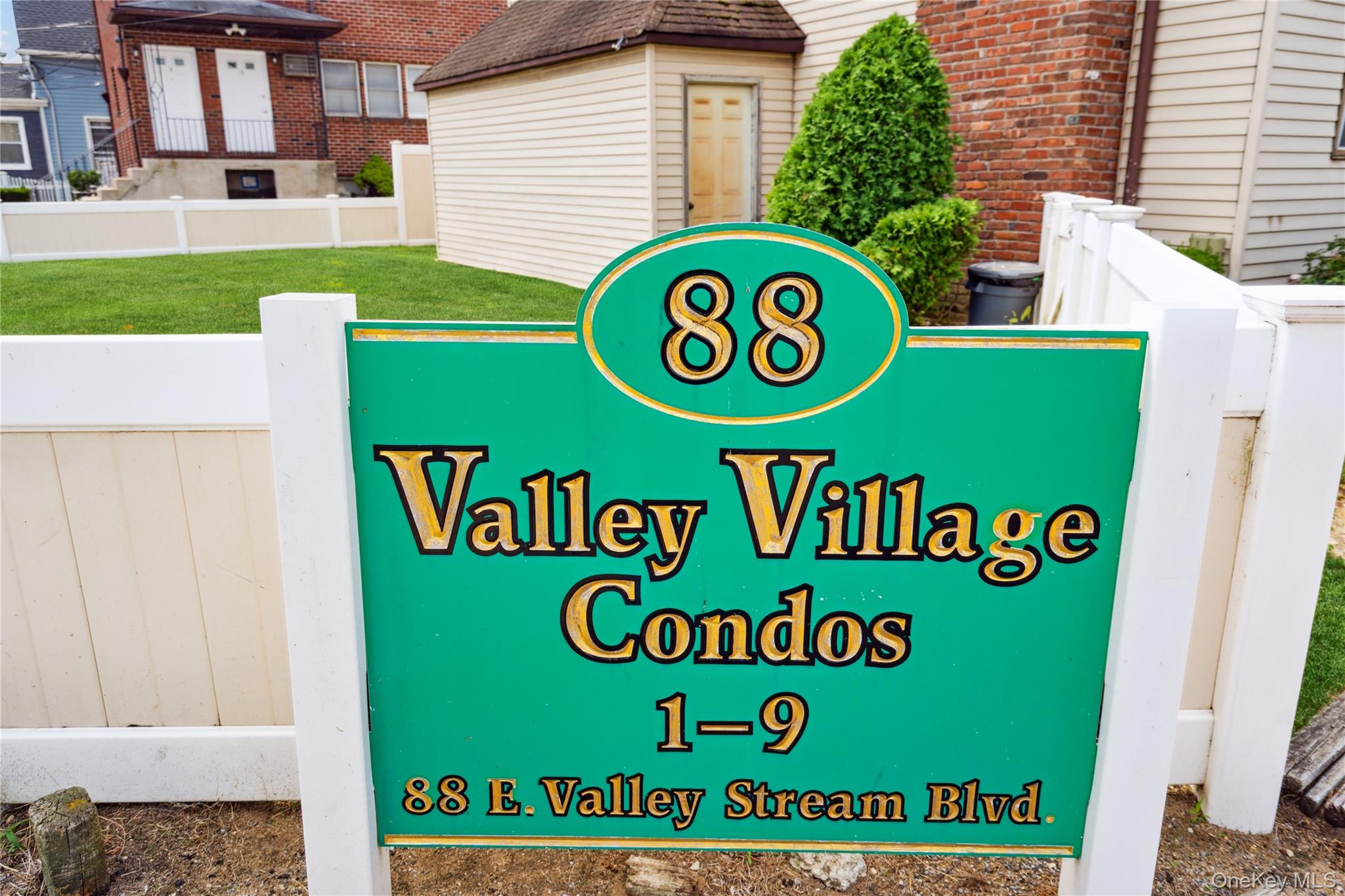 #3 photo, 88 E Valley Stream Boulevard, ナッソー郡 Valley Stream , NY 11580