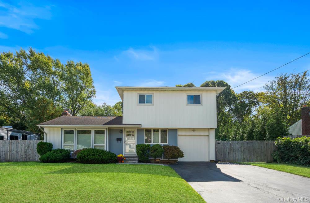 #1 photo, 10 Riverdale Avenue, サフォーク郡 Oakdale , NY 11769