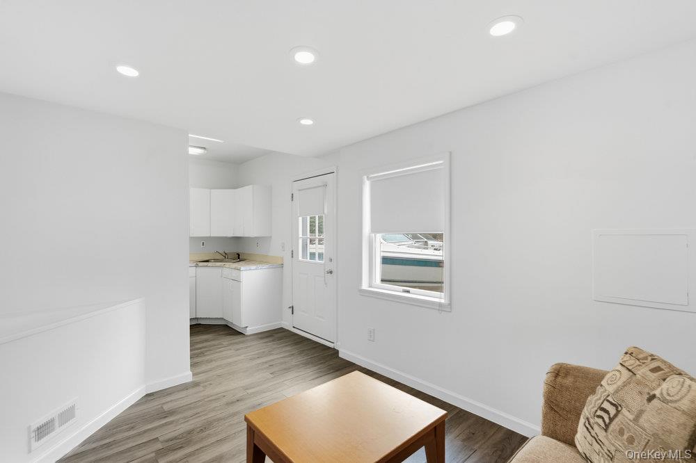 #17 photo, 10 Riverdale Avenue, サフォーク郡 Oakdale , NY 11769