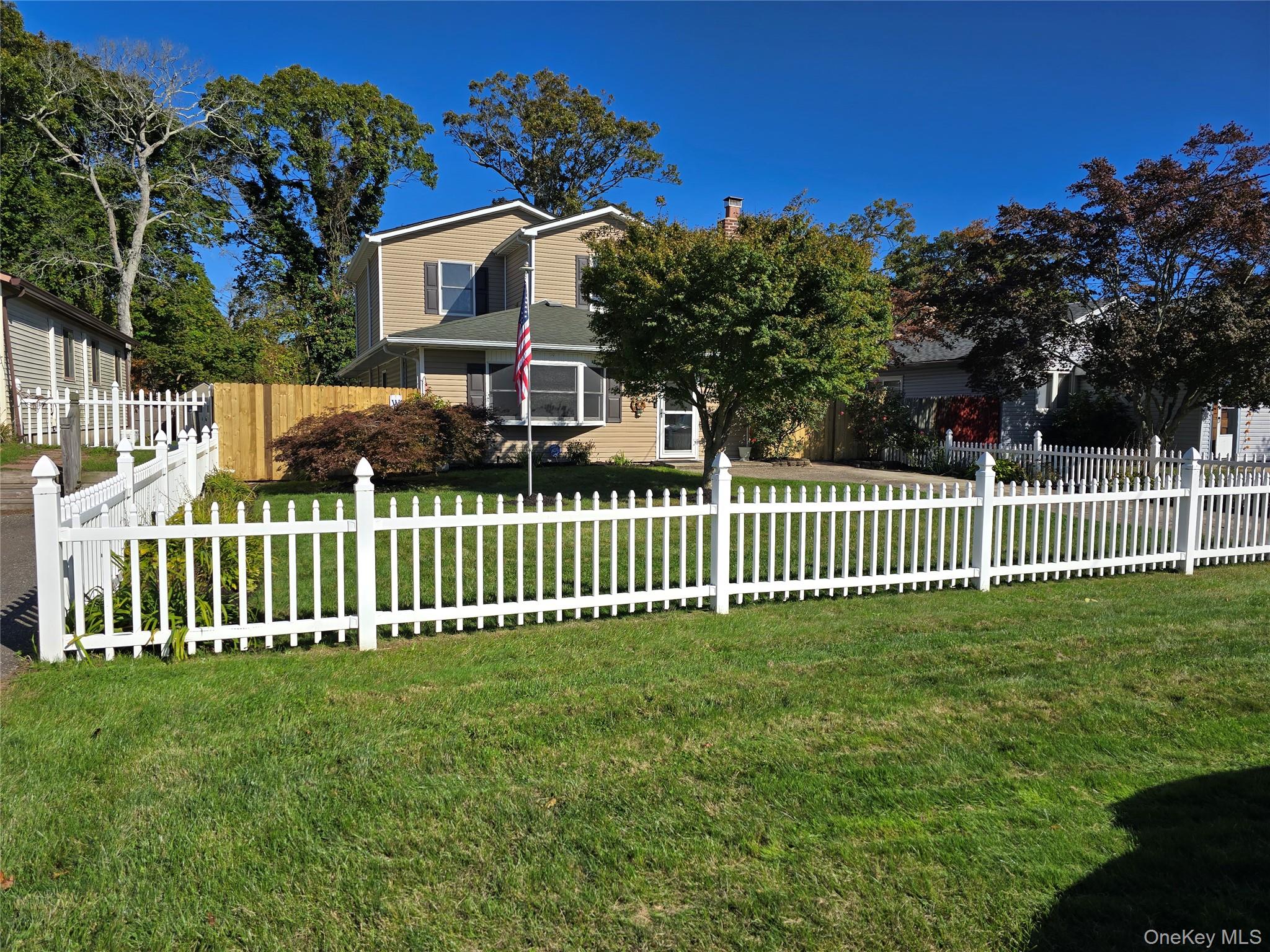 #3 photo, 73 Saint George Drive, サフォーク郡 Shirley , NY 11967