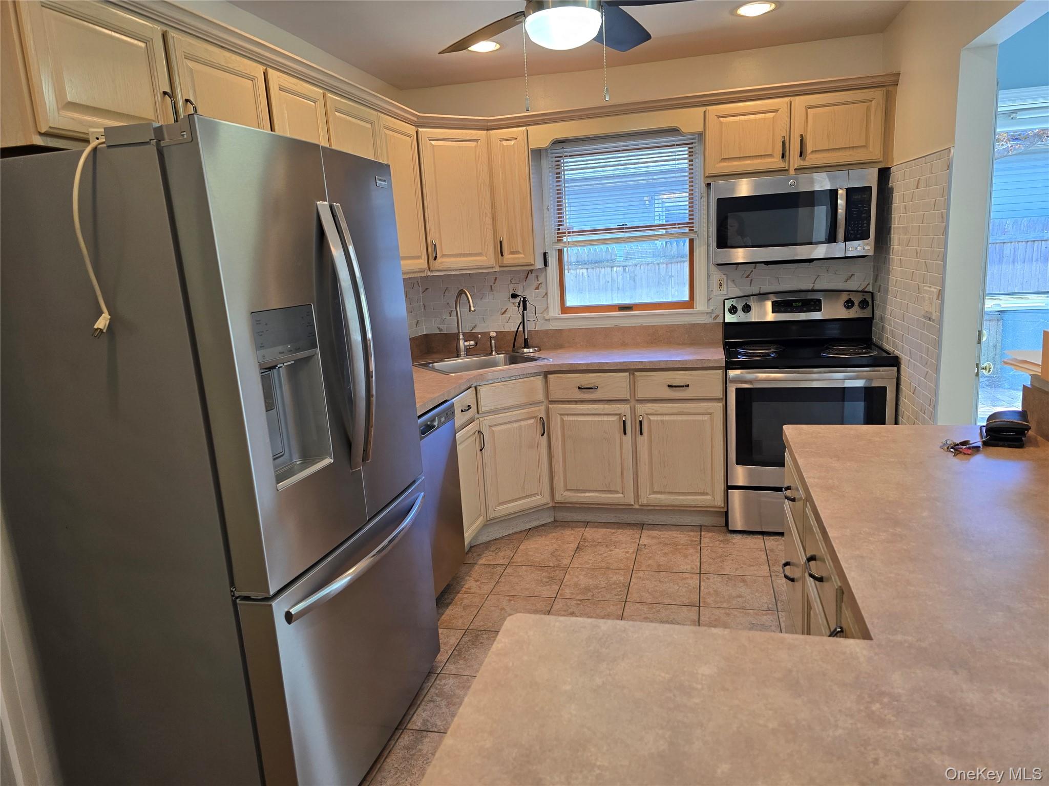 #7 photo, 73 Saint George Drive, サフォーク郡 Shirley , NY 11967