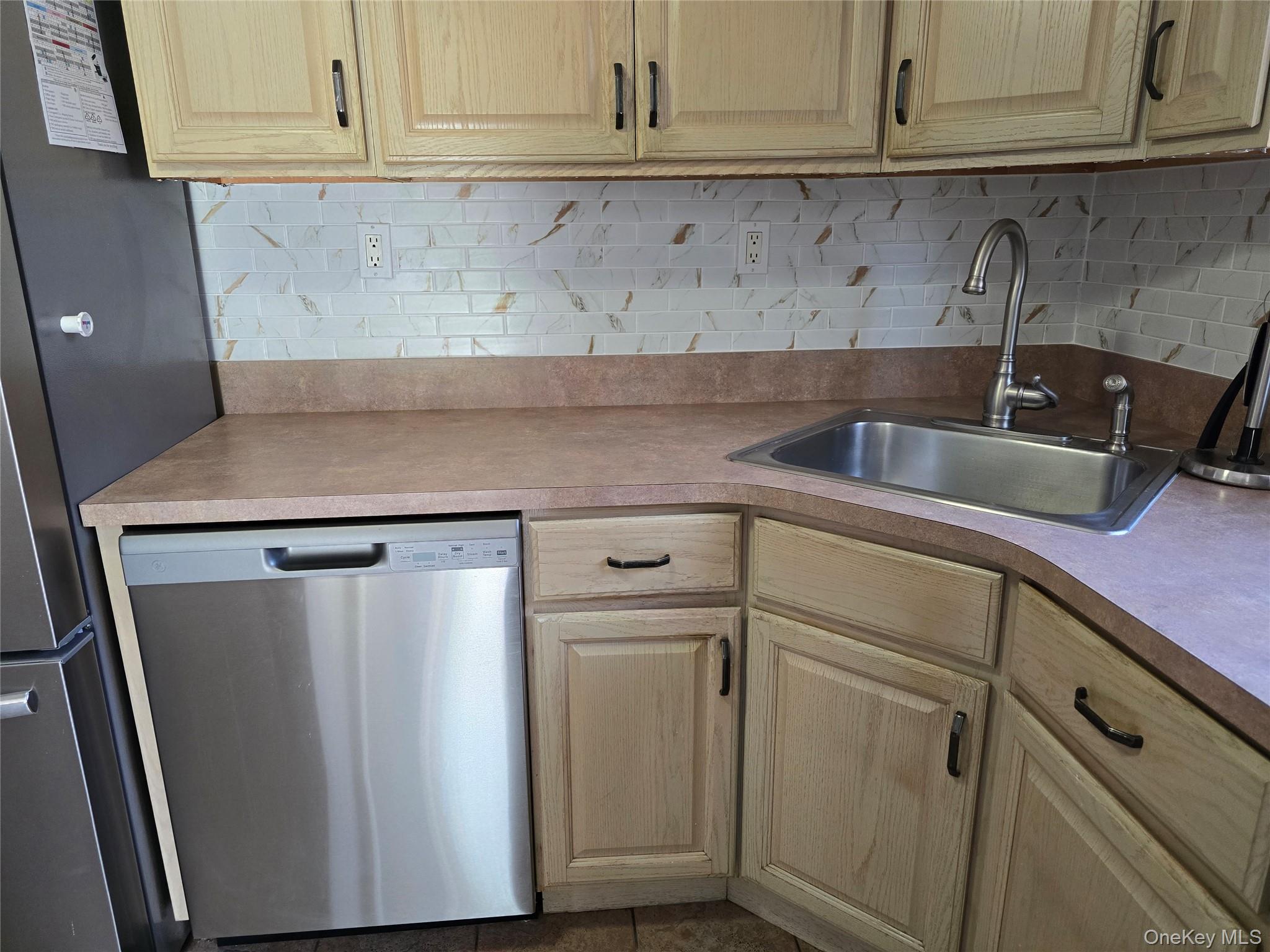 #8 photo, 73 Saint George Drive, サフォーク郡 Shirley , NY 11967