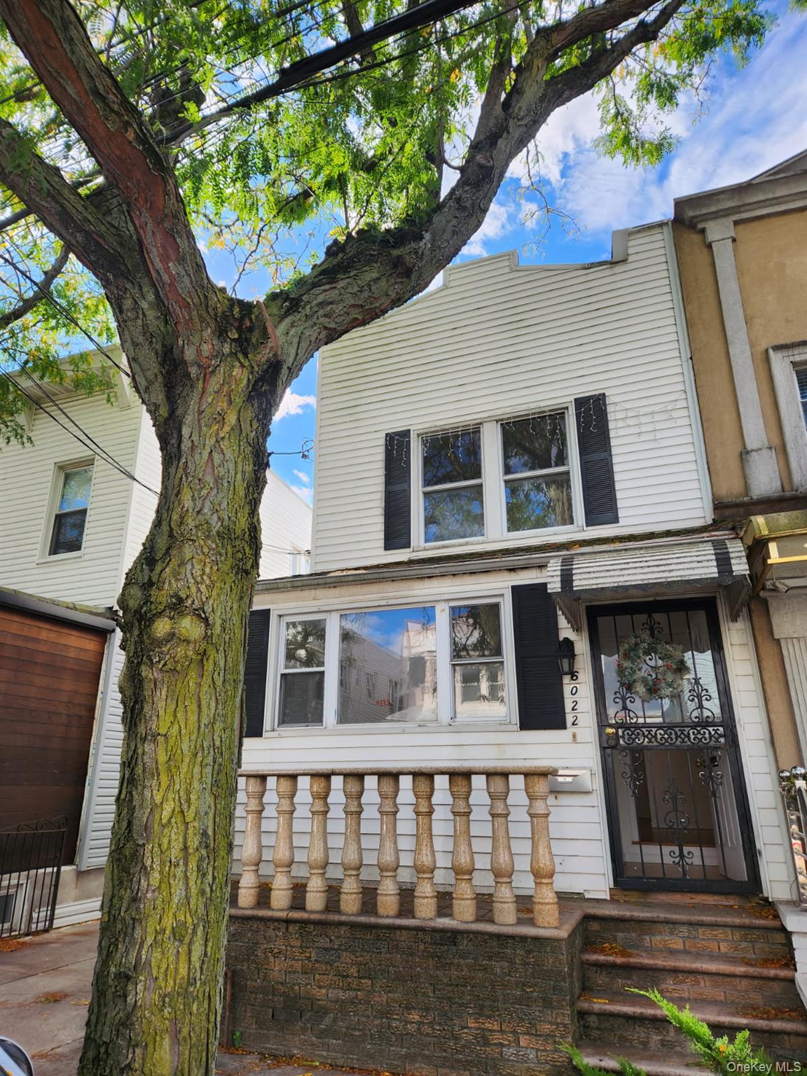 #1 photo, 6022 61st Street, कुईंस Maspeth , NY 11378