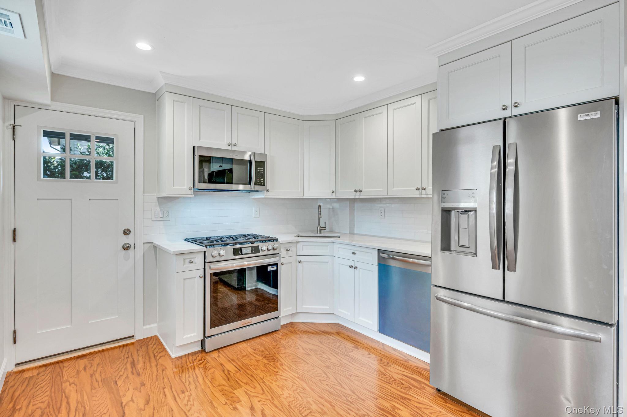 #12 photo, 11 Lucille Lane, サフォーク郡 Commack , NY 11725