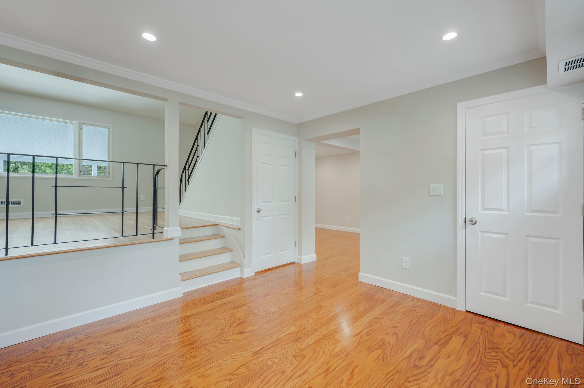 #15 photo, 11 Lucille Lane, サフォーク郡 Commack , NY 11725