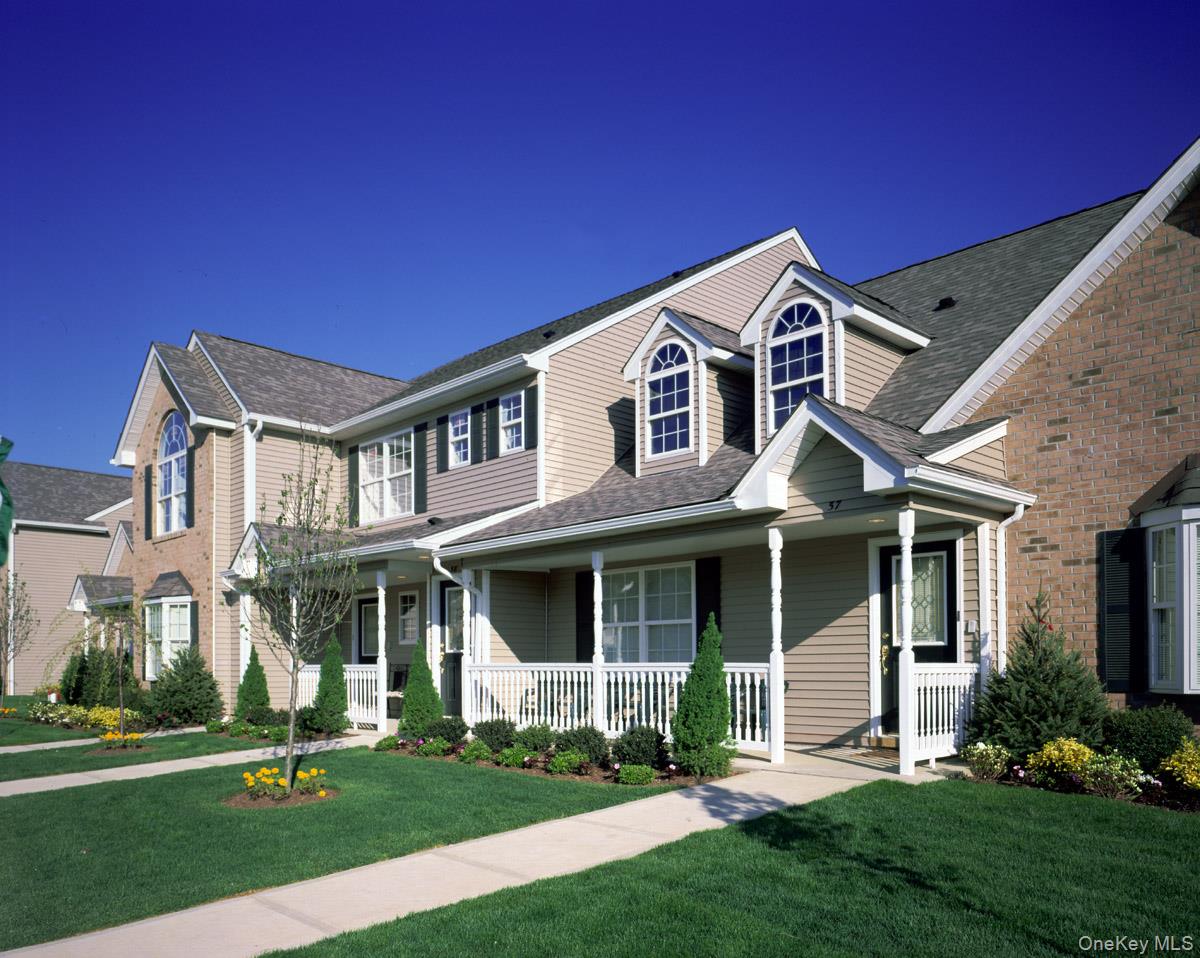 #14 photo, 37 Village Green Drive, サフォーク郡 Port Jefferson Station , NY 11776