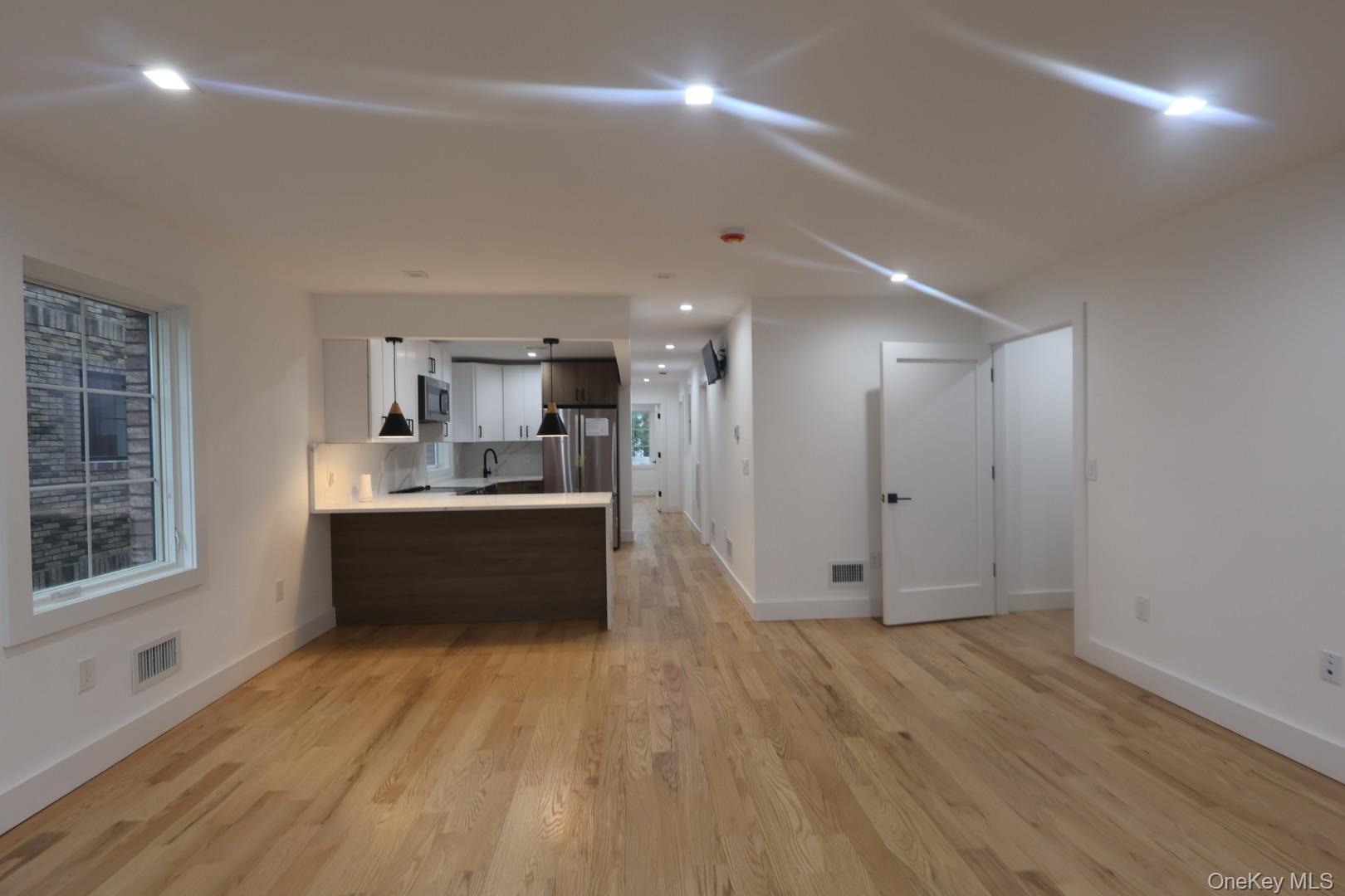 #2 photo, 3836 215th Street, クイーンズ区 Bayside , NY 11361