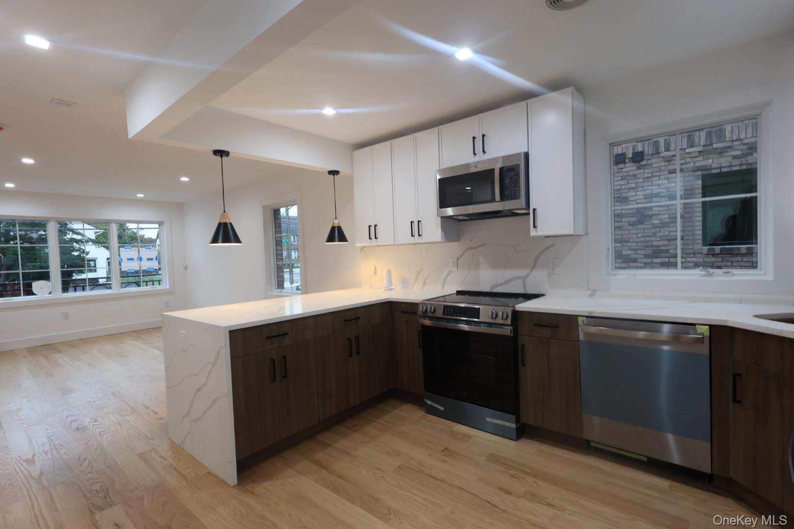 #3 photo, 3836 215th Street, クイーンズ区 Bayside , NY 11361