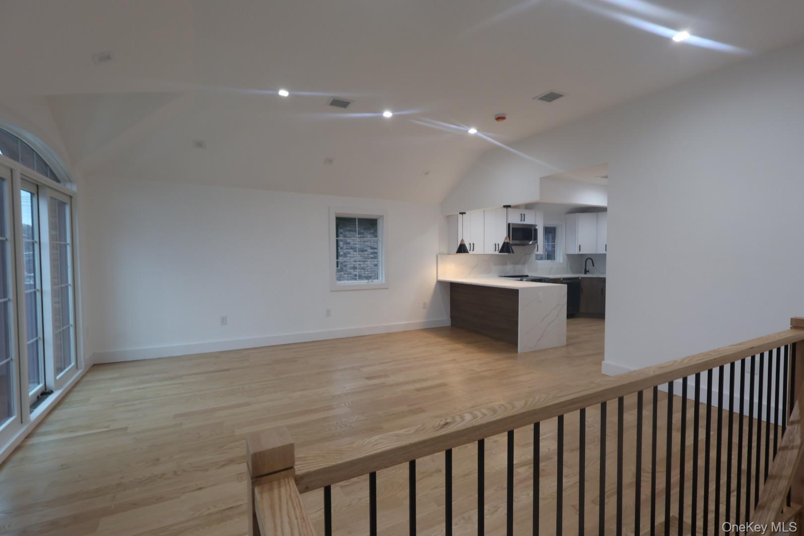 #7 photo, 3836 215th Street, クイーンズ区 Bayside , NY 11361