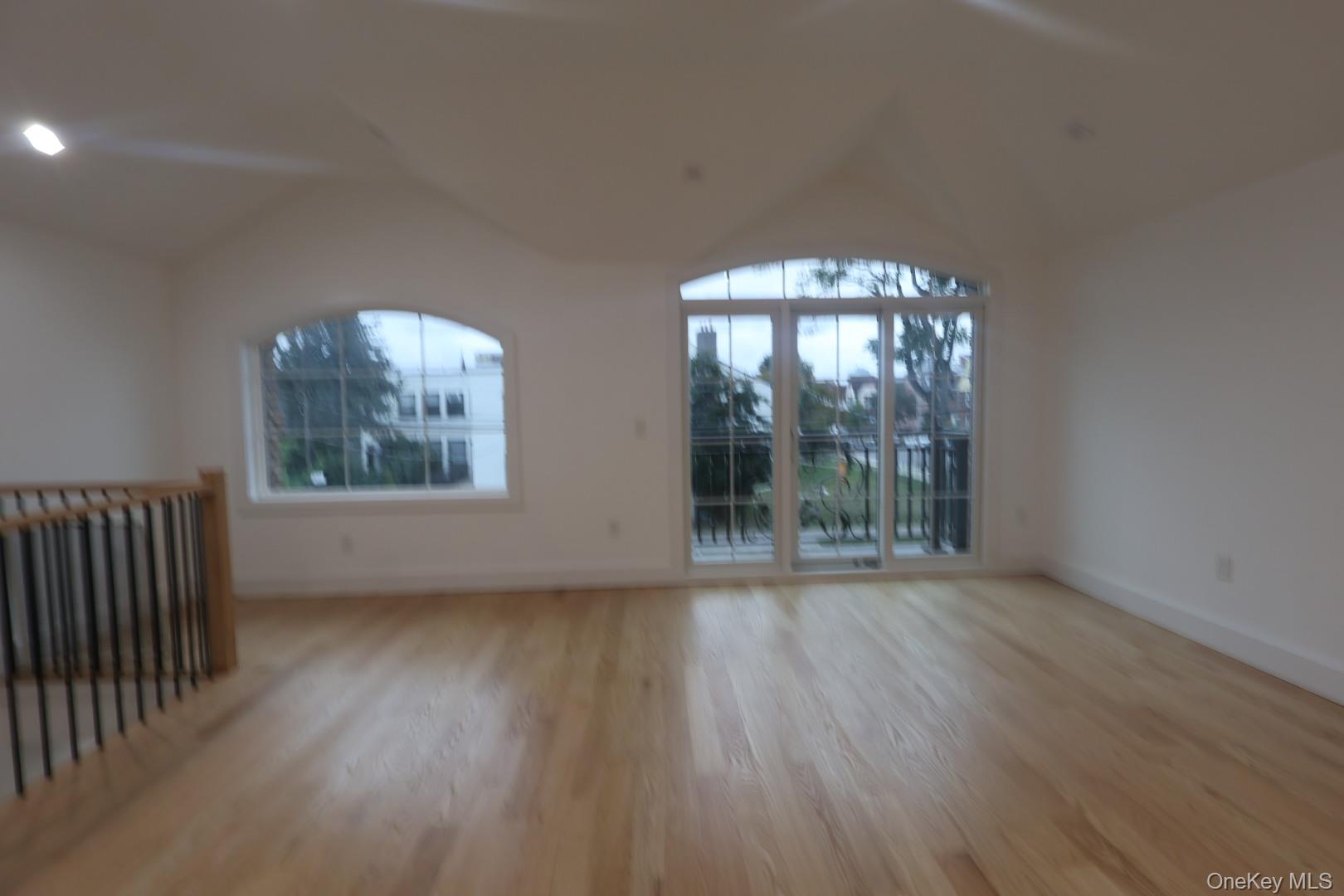 #8 photo, 3836 215th Street, クイーンズ区 Bayside , NY 11361