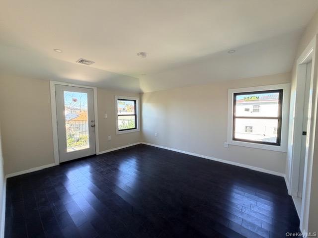 #5 photo, 147-50 231ST Street, קווינס Rosedale , NY 11413