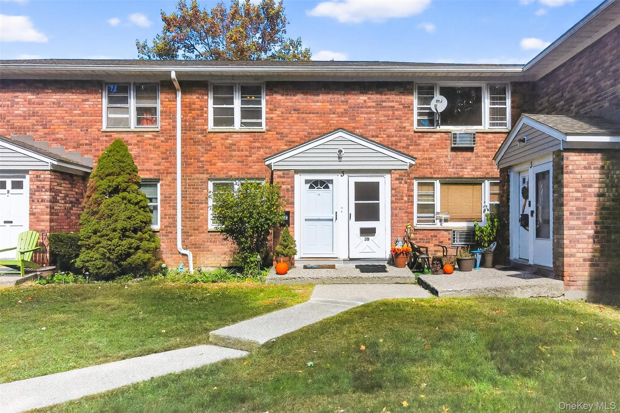 #1 photo, 1668 Route 9, Wappingers Falls , NY 12590