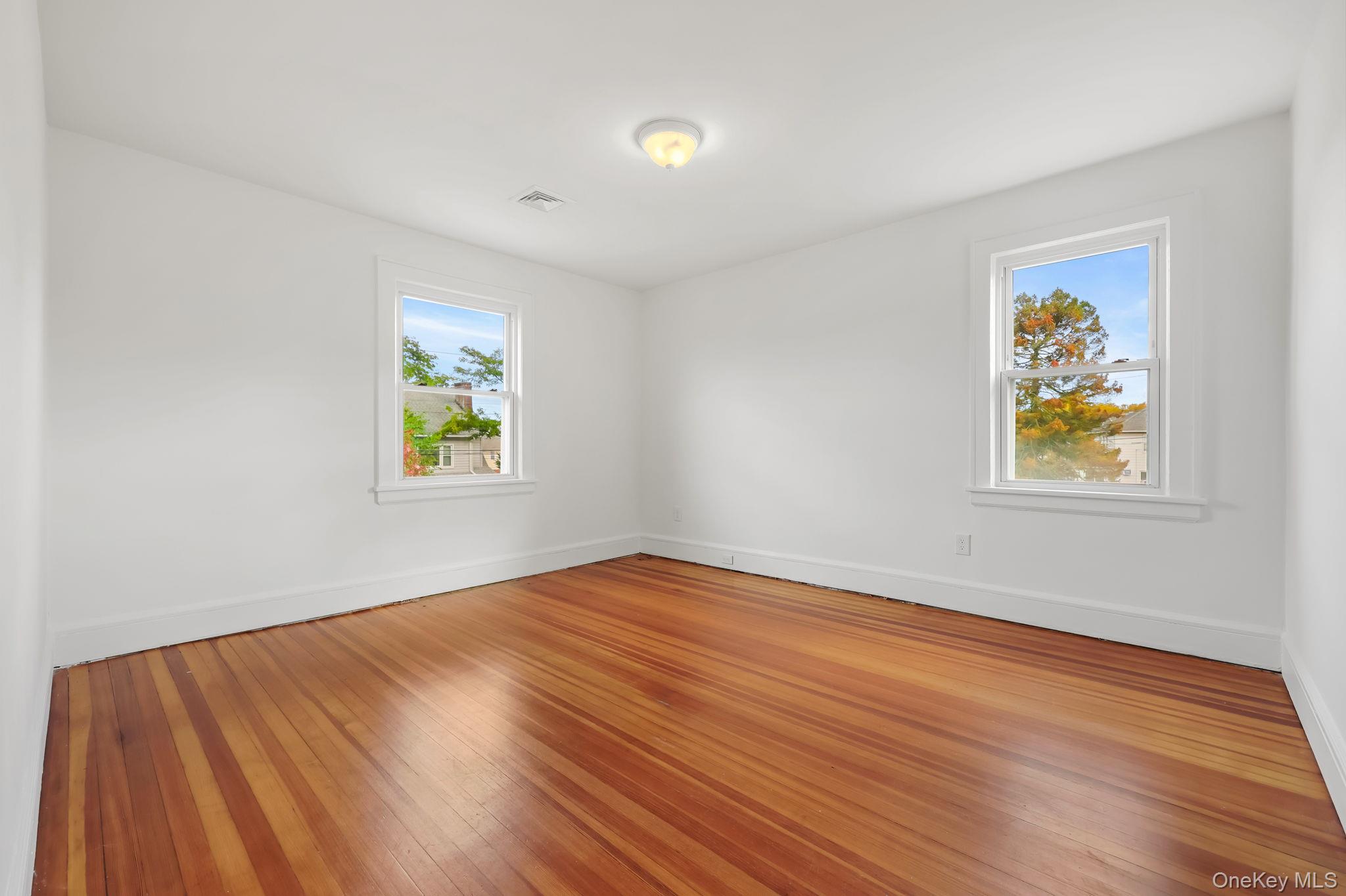 #10 photo, 44 Rhodes Street, New Rochelle , NY 10801