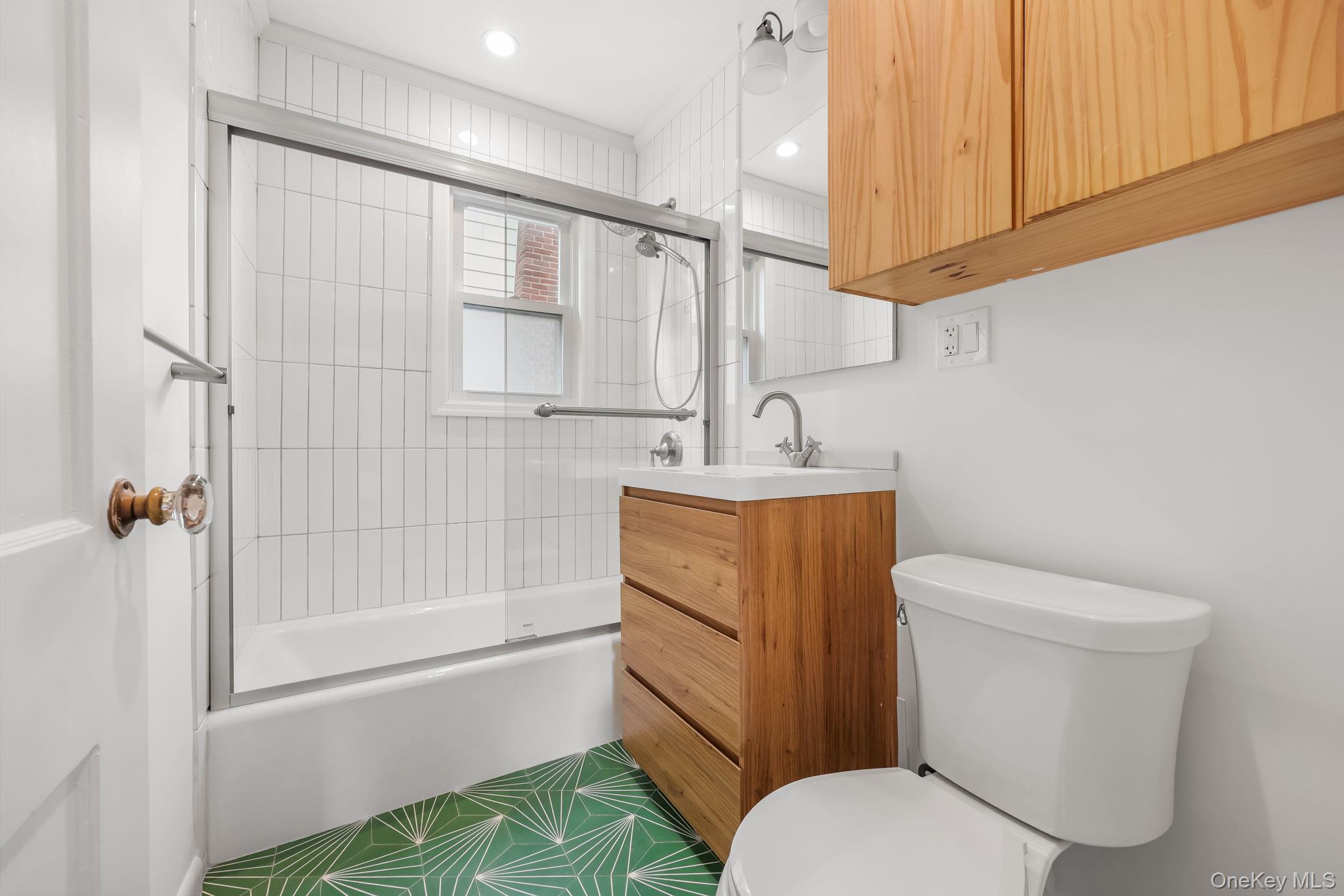 #12 photo, 44 Rhodes Street, New Rochelle , NY 10801