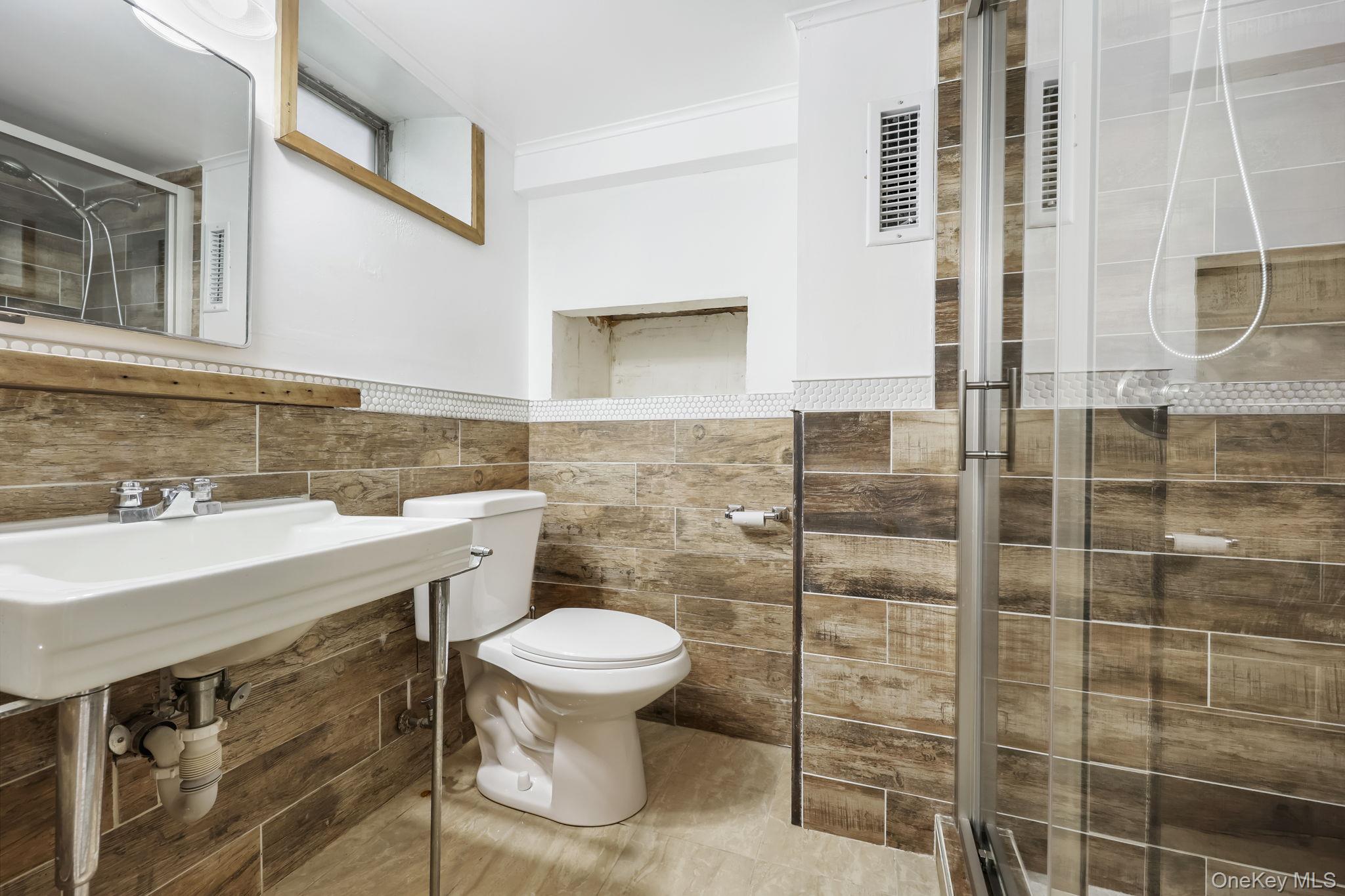 #20 photo, 44 Rhodes Street, New Rochelle , NY 10801