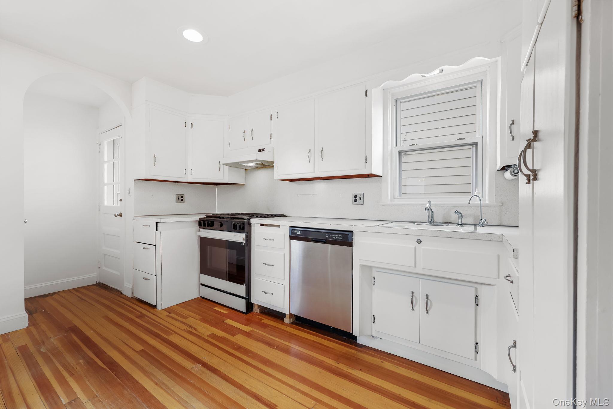 #7 photo, 44 Rhodes Street, New Rochelle , NY 10801