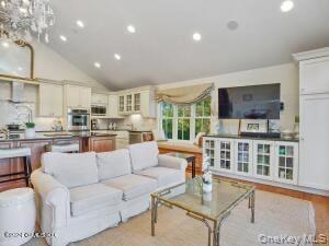 #15 photo, 201 Shore Road, Greenwich , CT 06830