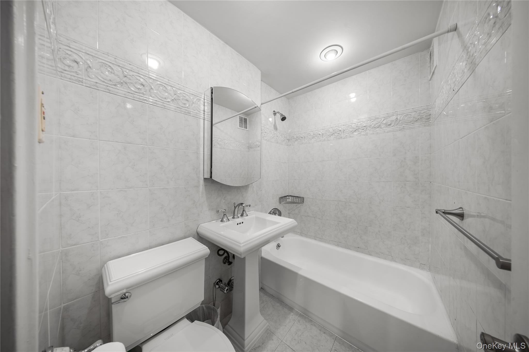 #10 photo, 67-50 Thornton Place, クイーンズ区 Forest Hills , NY 11375