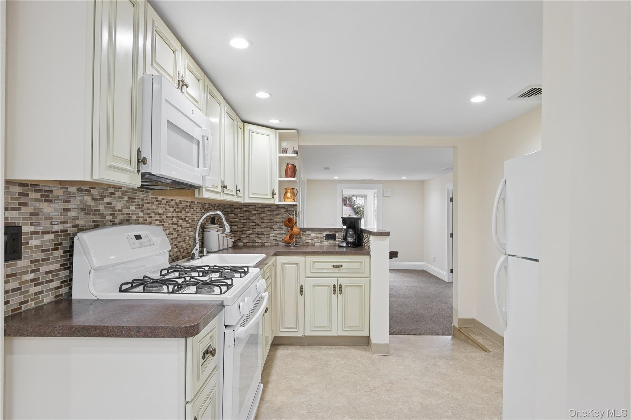 #14 photo, 151 Steamboat Road, ナッソー郡 Great Neck , NY 11024