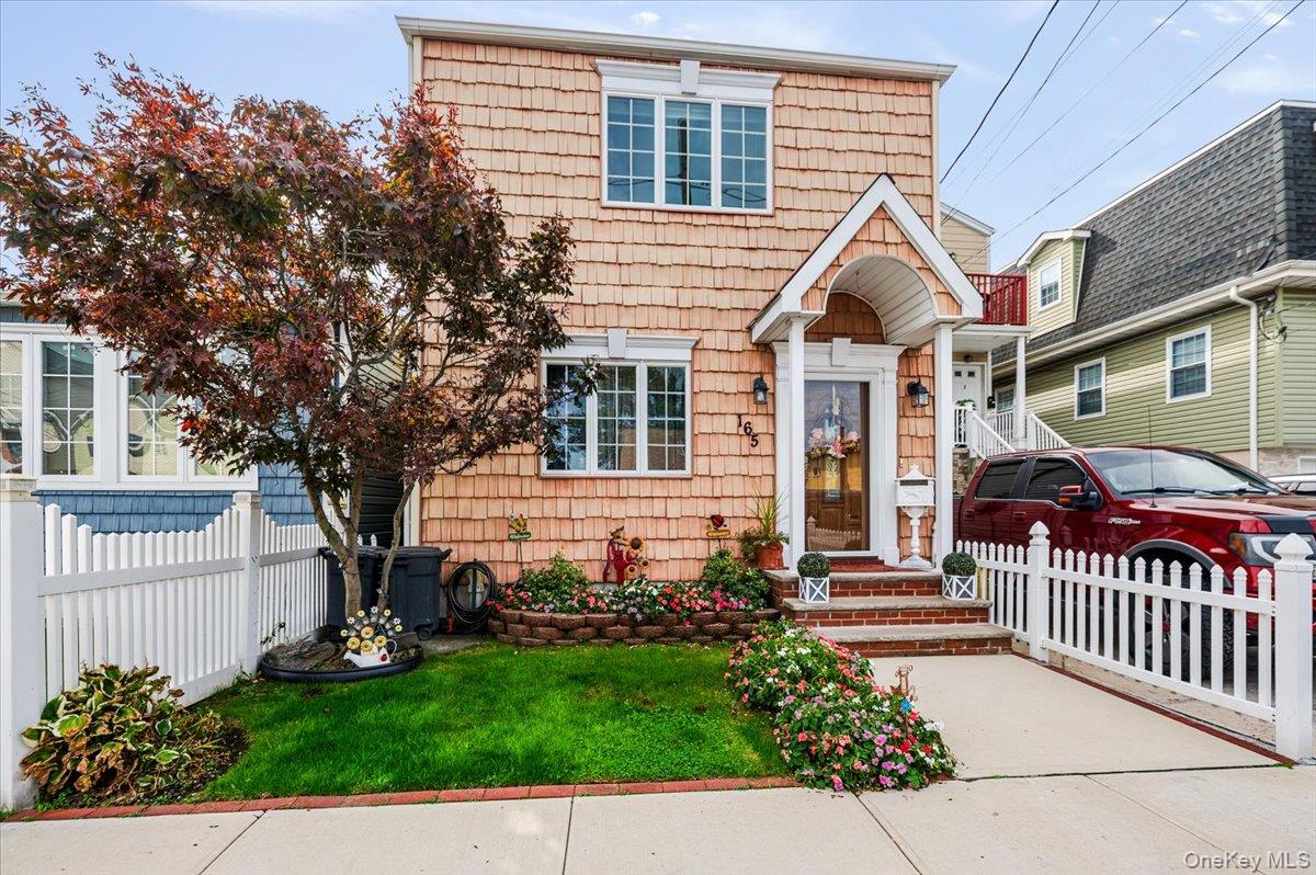 #1 photo, 165 Davis Avenue, ナッソー郡 Inwood , NY 11096