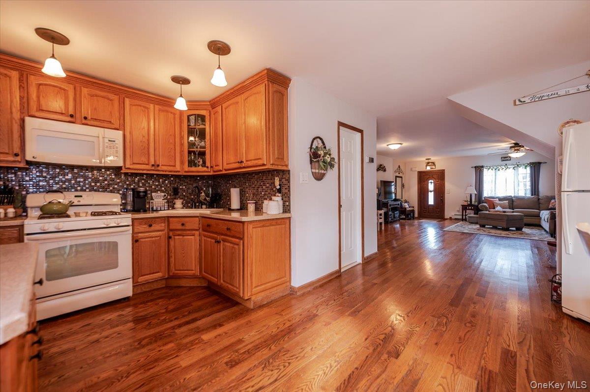 #10 photo, 165 Davis Avenue, ナッソー郡 Inwood , NY 11096