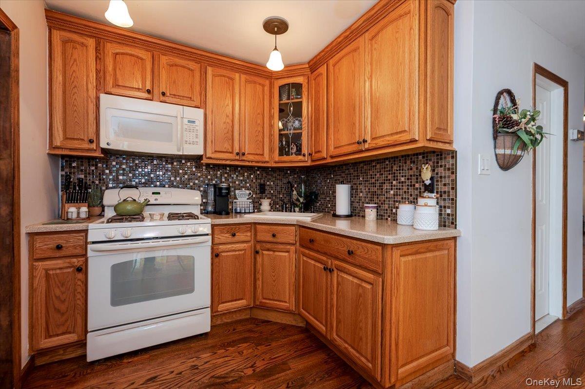 #9 photo, 165 Davis Avenue, ナッソー郡 Inwood , NY 11096