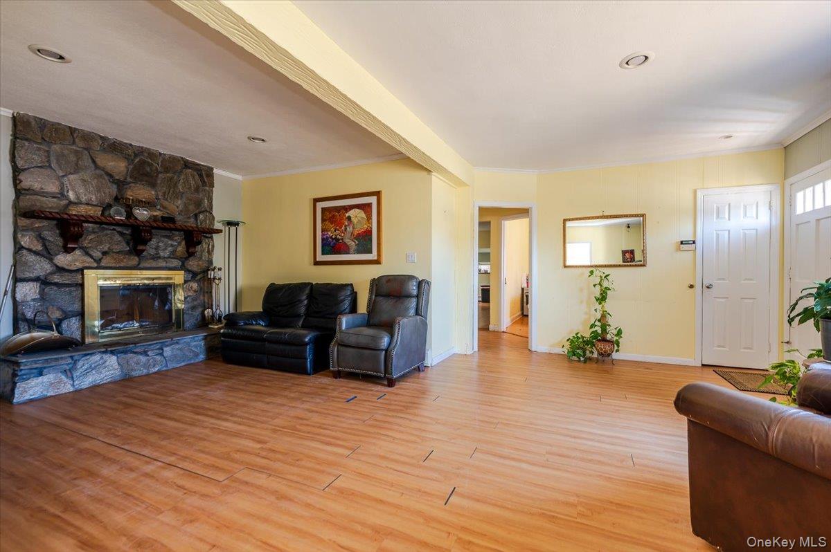 #2 photo, 27 Hewlett Point Avenue, ナッソー郡 East Rockaway , NY 11518