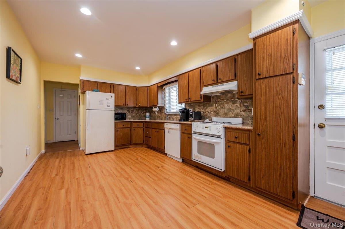 #6 photo, 27 Hewlett Point Avenue, ナッソー郡 East Rockaway , NY 11518