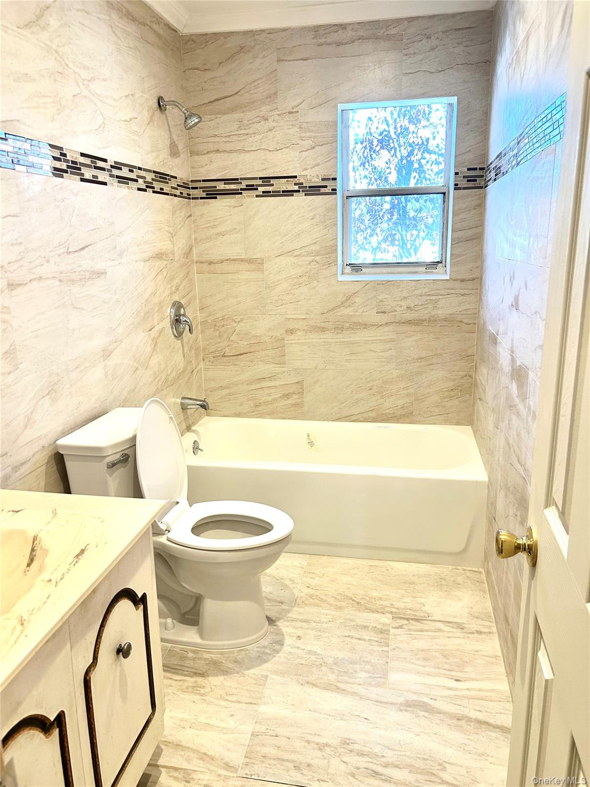 #4 photo, 115 Artist Lake Drive, サフォーク郡 Middle Island , NY 11953