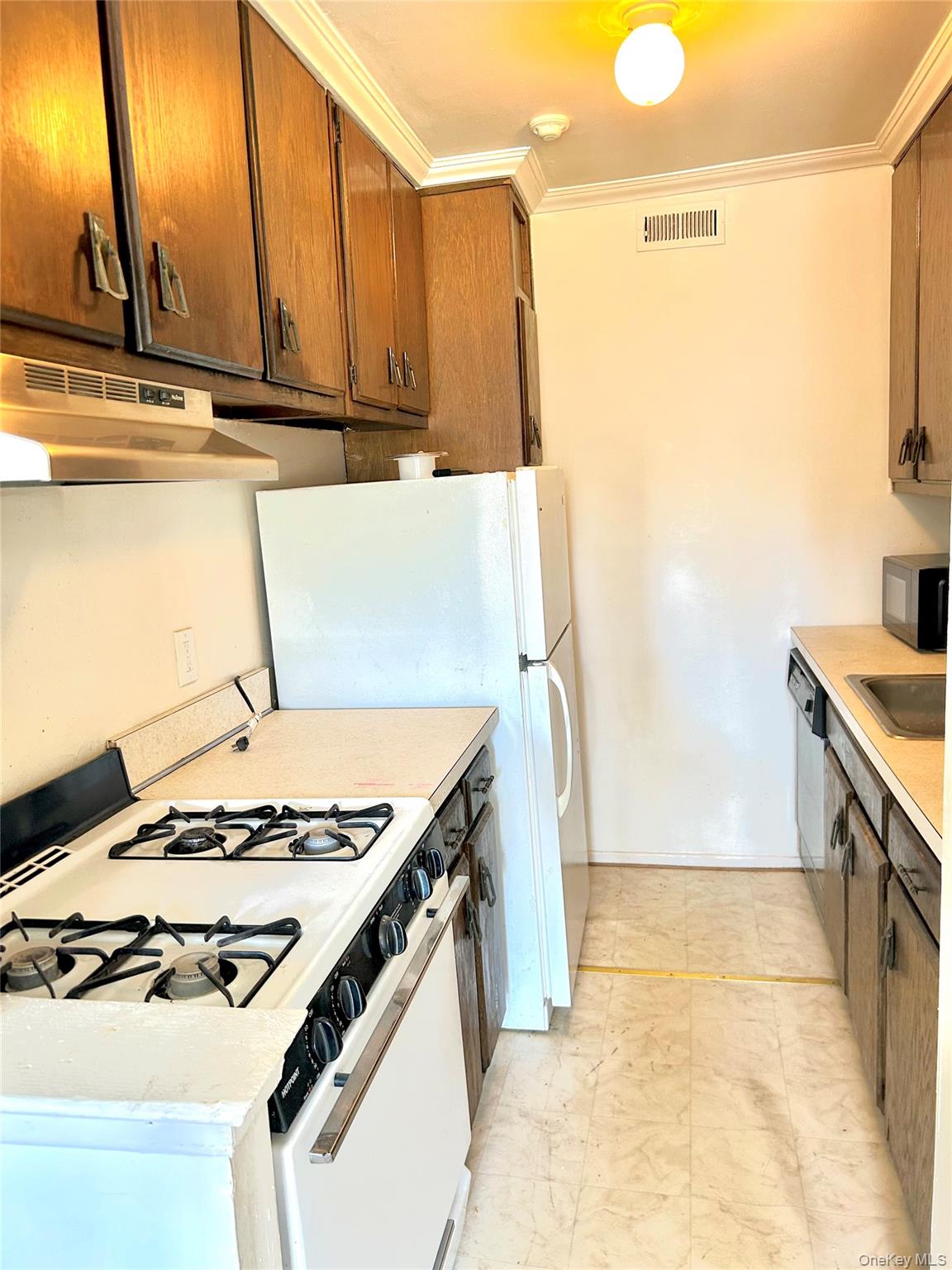 #5 photo, 115 Artist Lake Drive, サフォーク郡 Middle Island , NY 11953