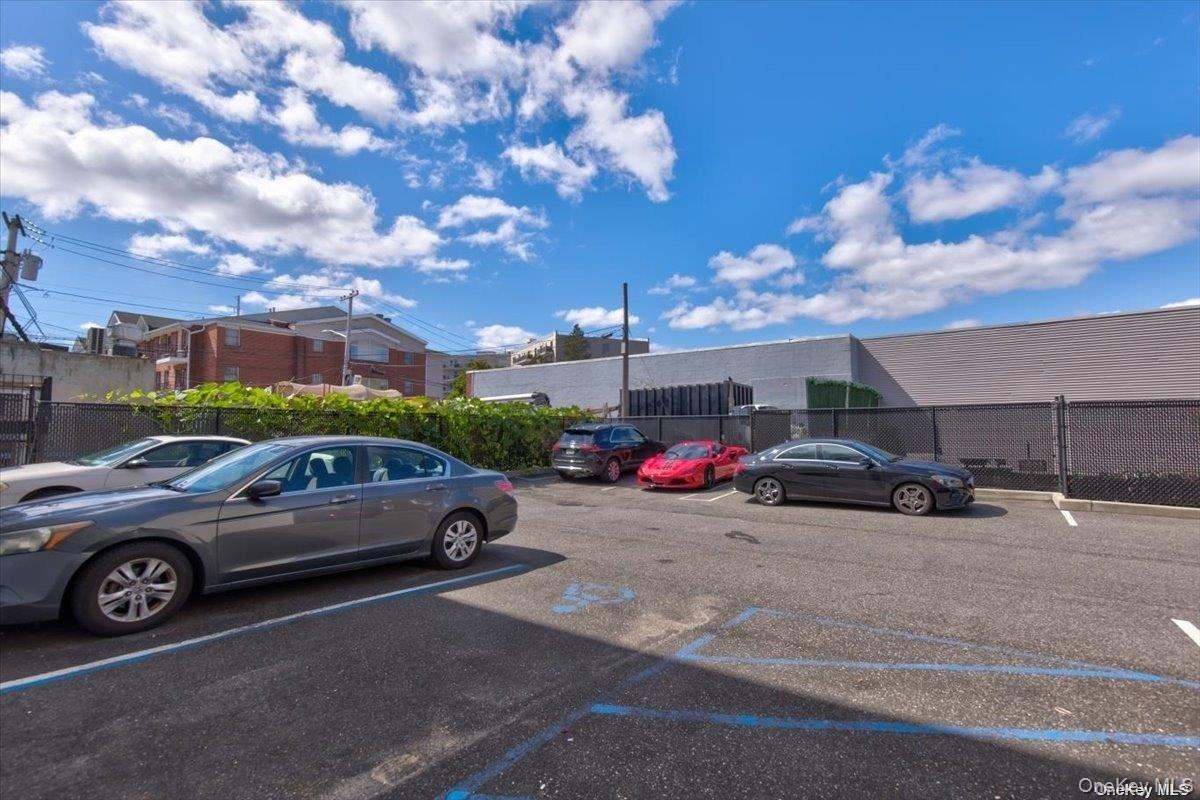 #14 photo, 157-161 Post Ave, ナッソー郡 Westbury , NY 11590