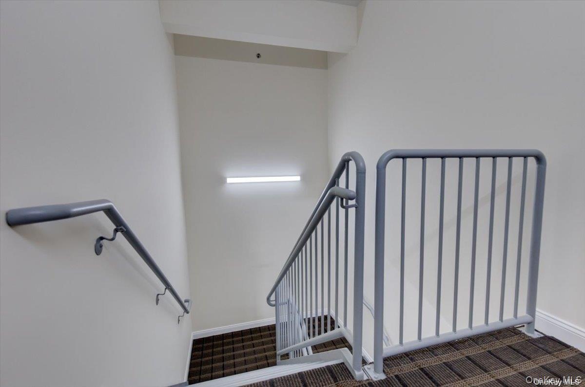 #3 photo, 157-161 Post Ave, ナッソー郡 Westbury , NY 11590