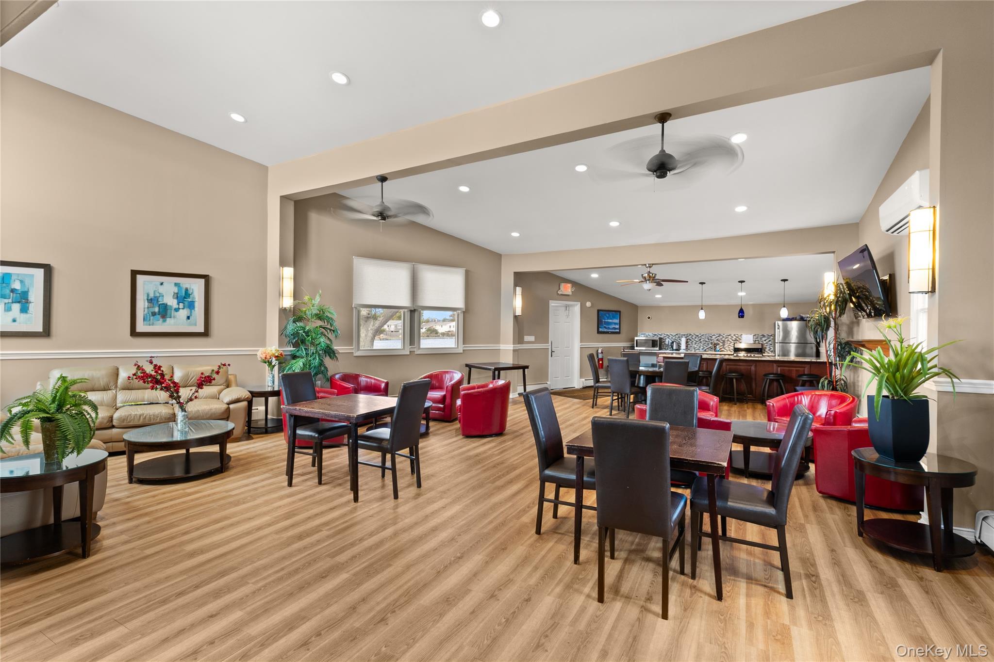 #13 photo, 441 Mariners Way, サフォーク郡 Copiague , NY 11726