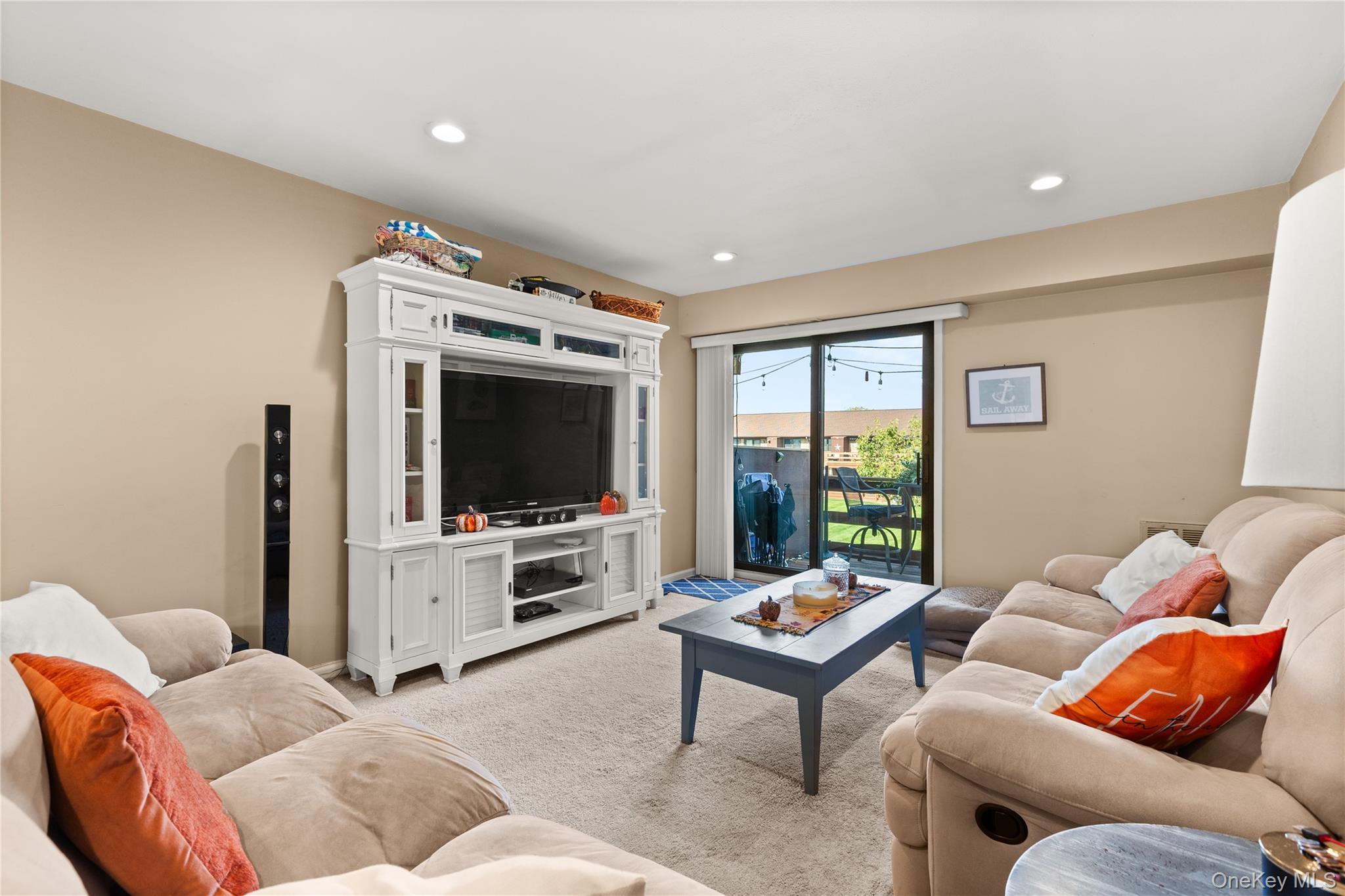 #7 photo, 441 Mariners Way, サフォーク郡 Copiague , NY 11726