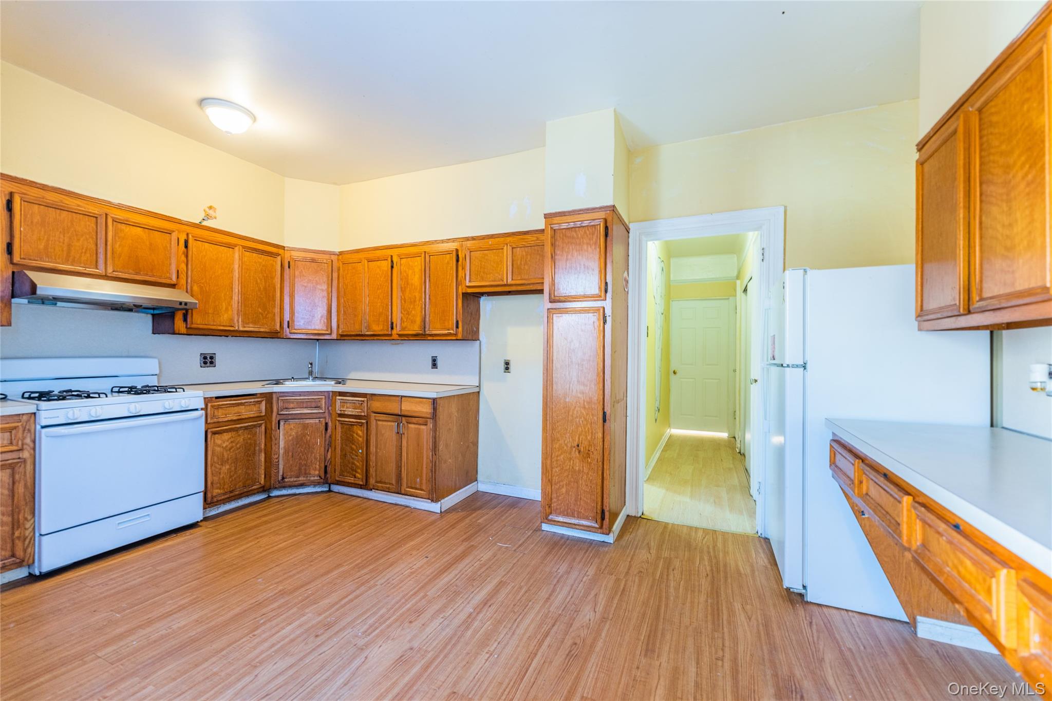 #6 photo, 31-39 84th Street, クイーンズ区 Jackson Heights , NY 11370