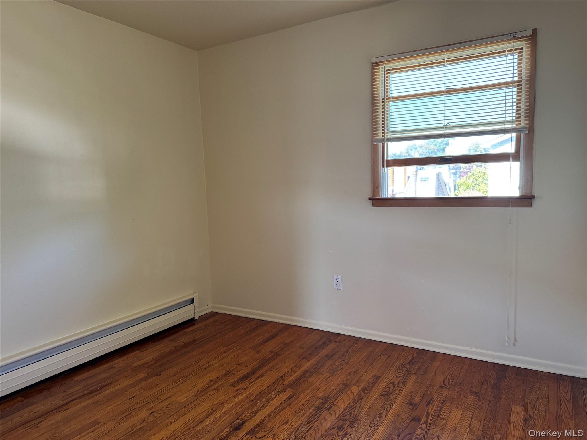 #7 photo, 5 Yennicock Avenue, Port Washington , NY 11050