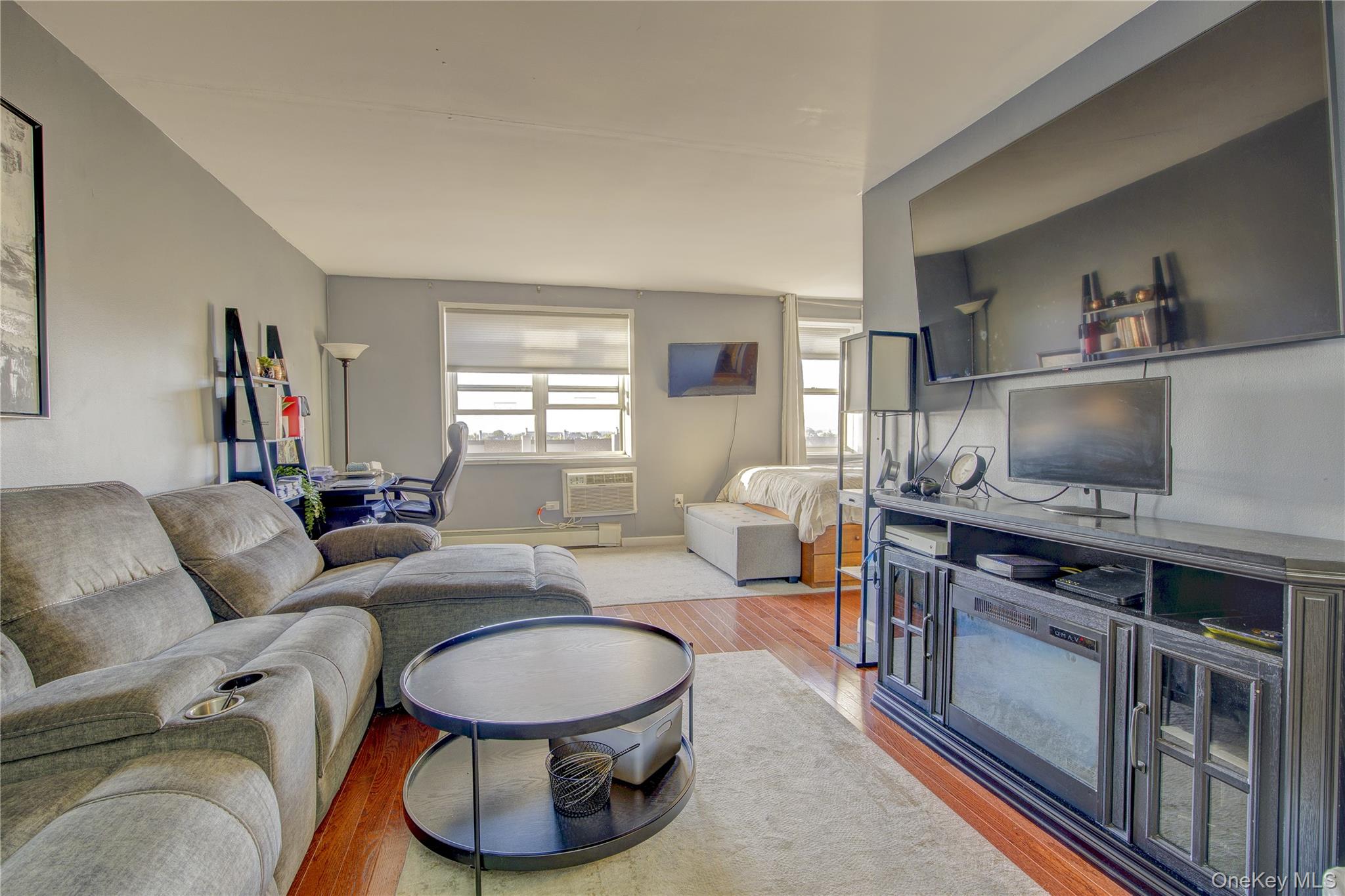 #8 photo, 370 W Broadway, ナッソー郡 Long Beach , NY 11561