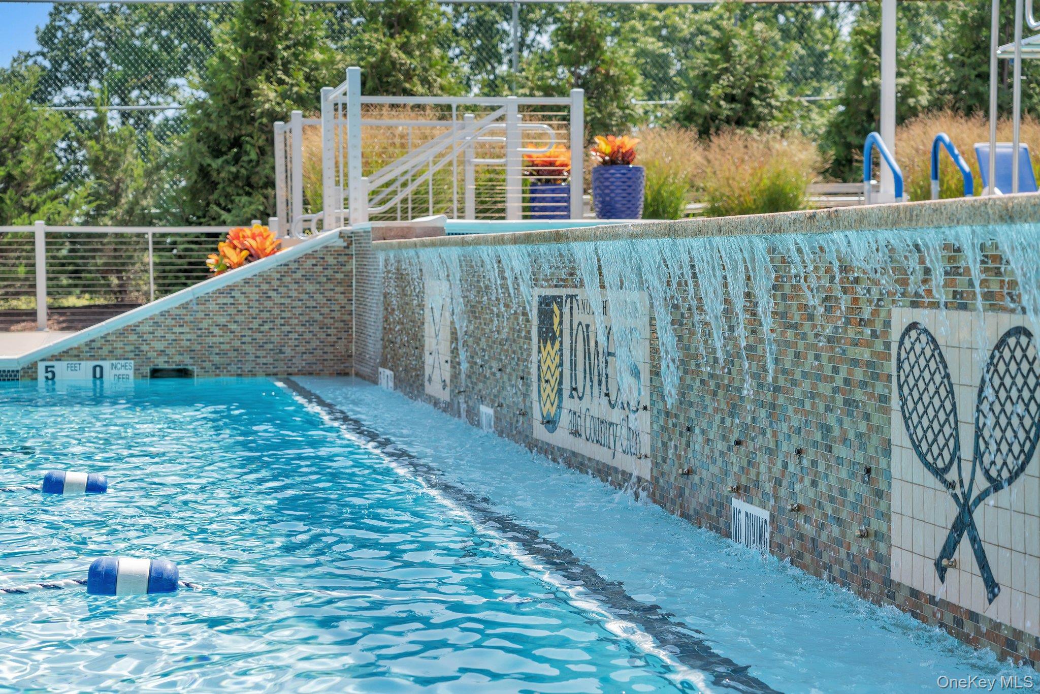 #12 photo, 27010 Grand Central Parkway, クイーンズ区 Floral Park , NY 11005