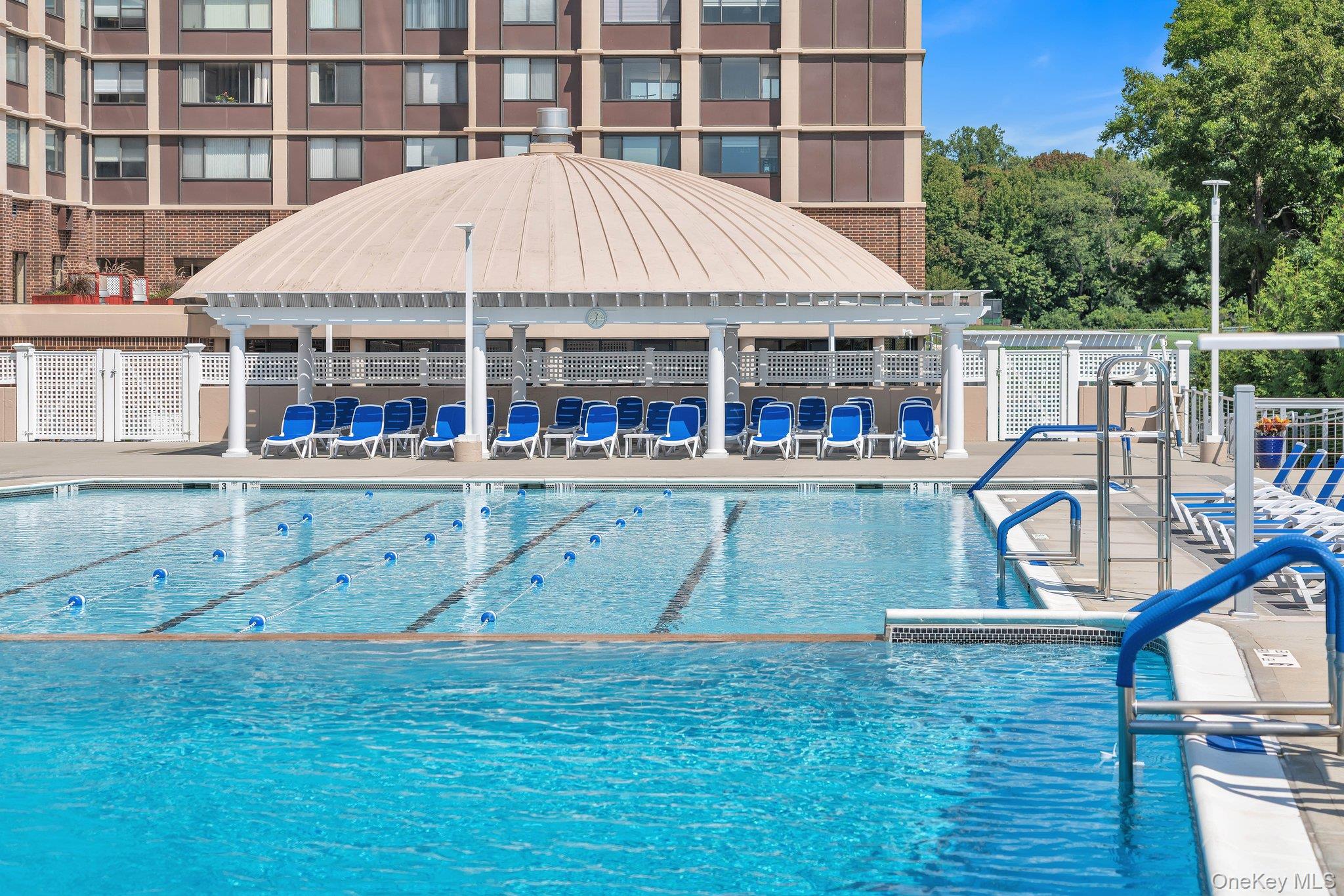 #13 photo, 27010 Grand Central Parkway, クイーンズ区 Floral Park , NY 11005