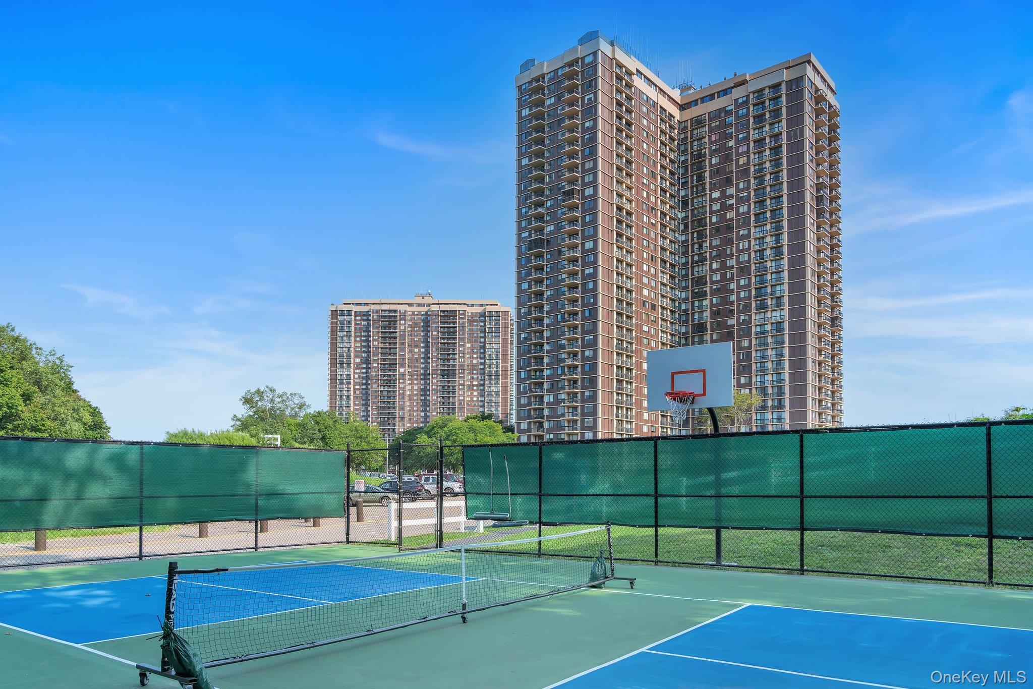 #19 photo, 27010 Grand Central Parkway, クイーンズ区 Floral Park , NY 11005