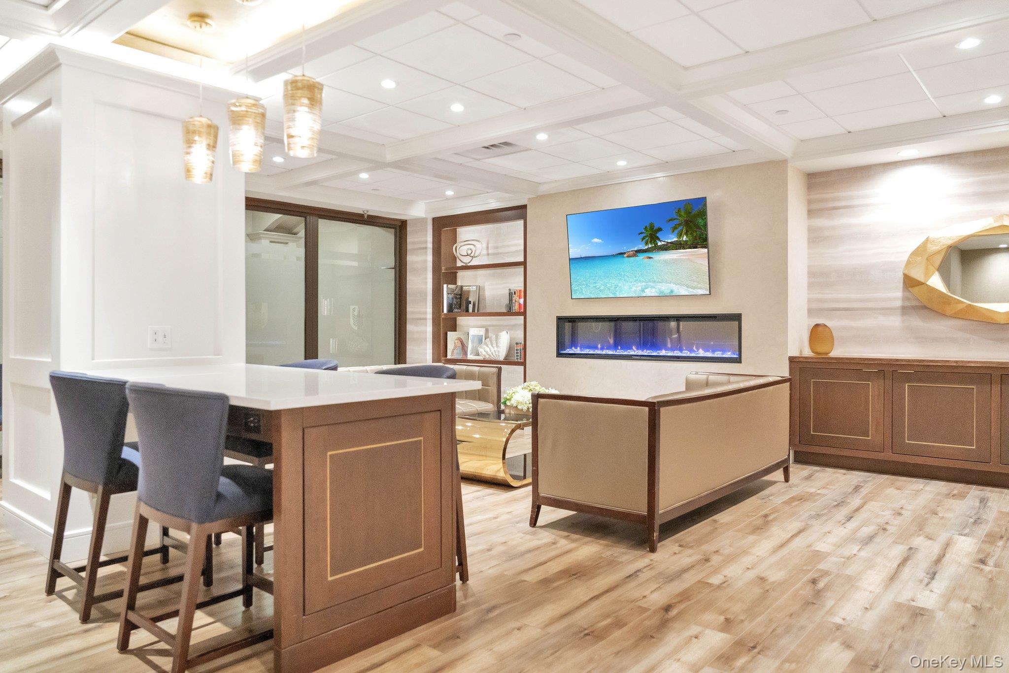 #9 photo, 27010 Grand Central Parkway, クイーンズ区 Floral Park , NY 11005