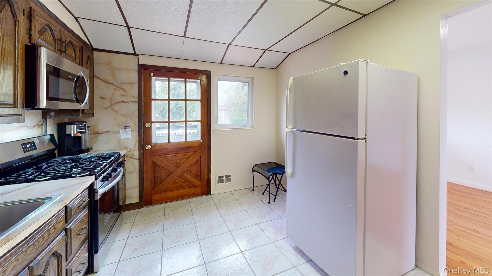 #10 photo, 640 Carlls Path, サフォーク郡 Deer Park , NY 11729