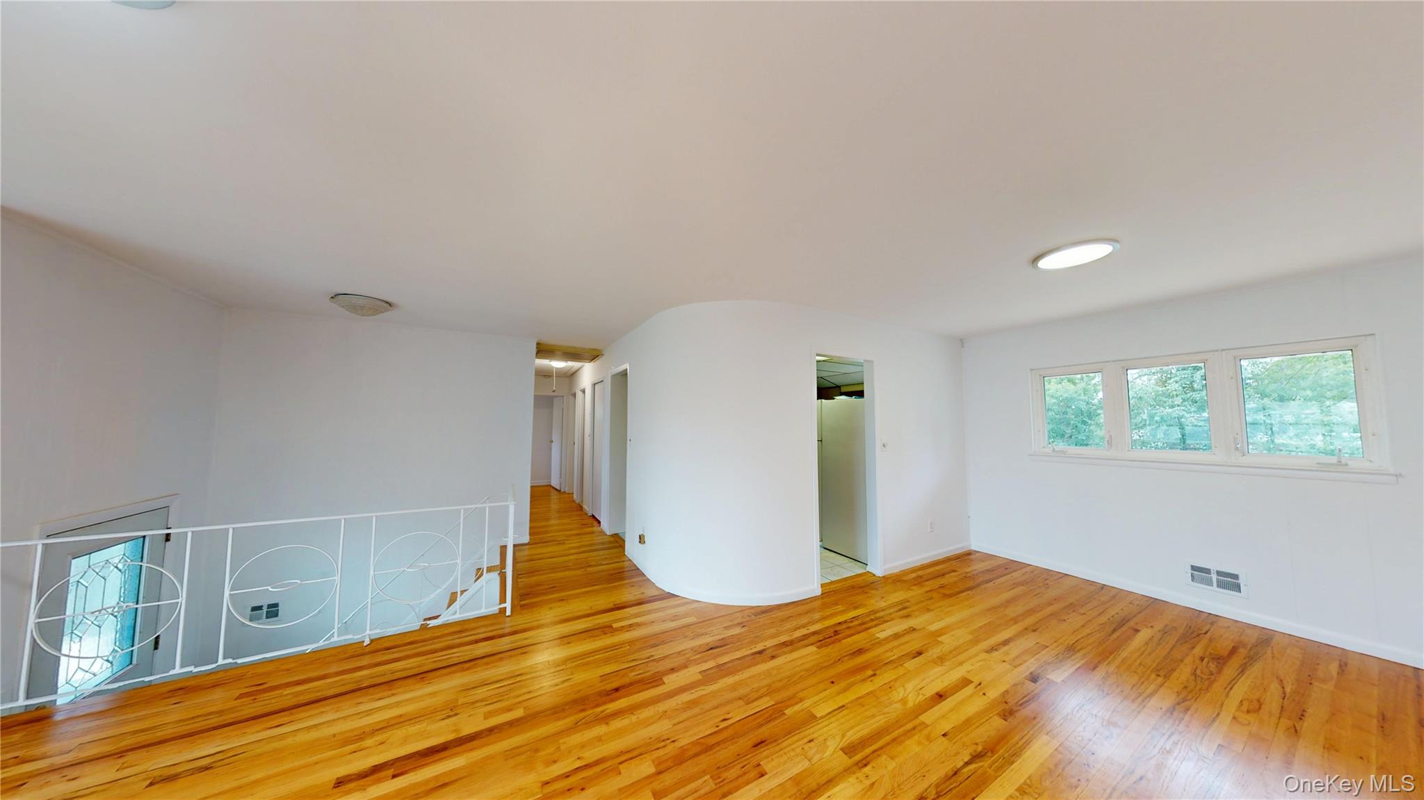 #14 photo, 640 Carlls Path, サフォーク郡 Deer Park , NY 11729