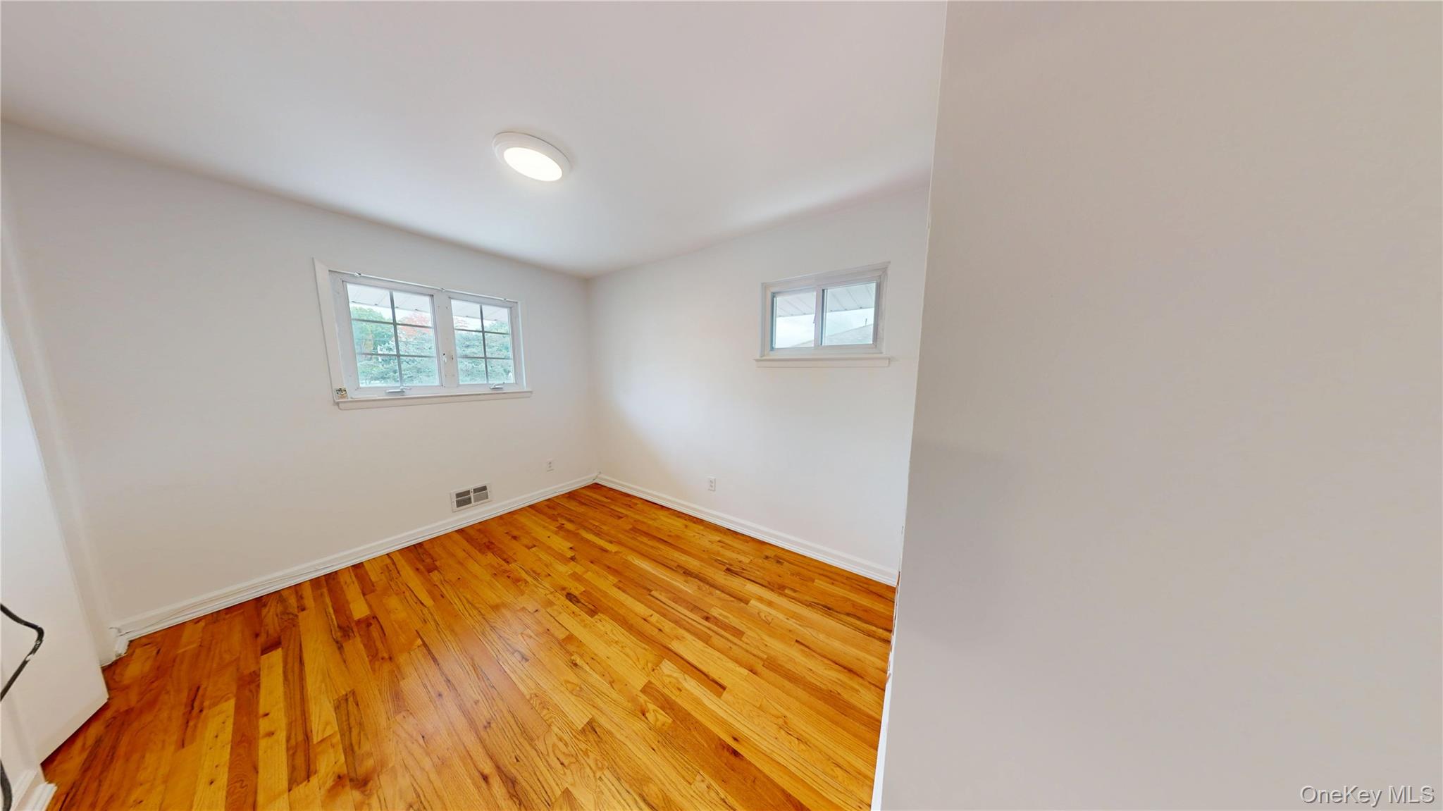 #15 photo, 640 Carlls Path, サフォーク郡 Deer Park , NY 11729