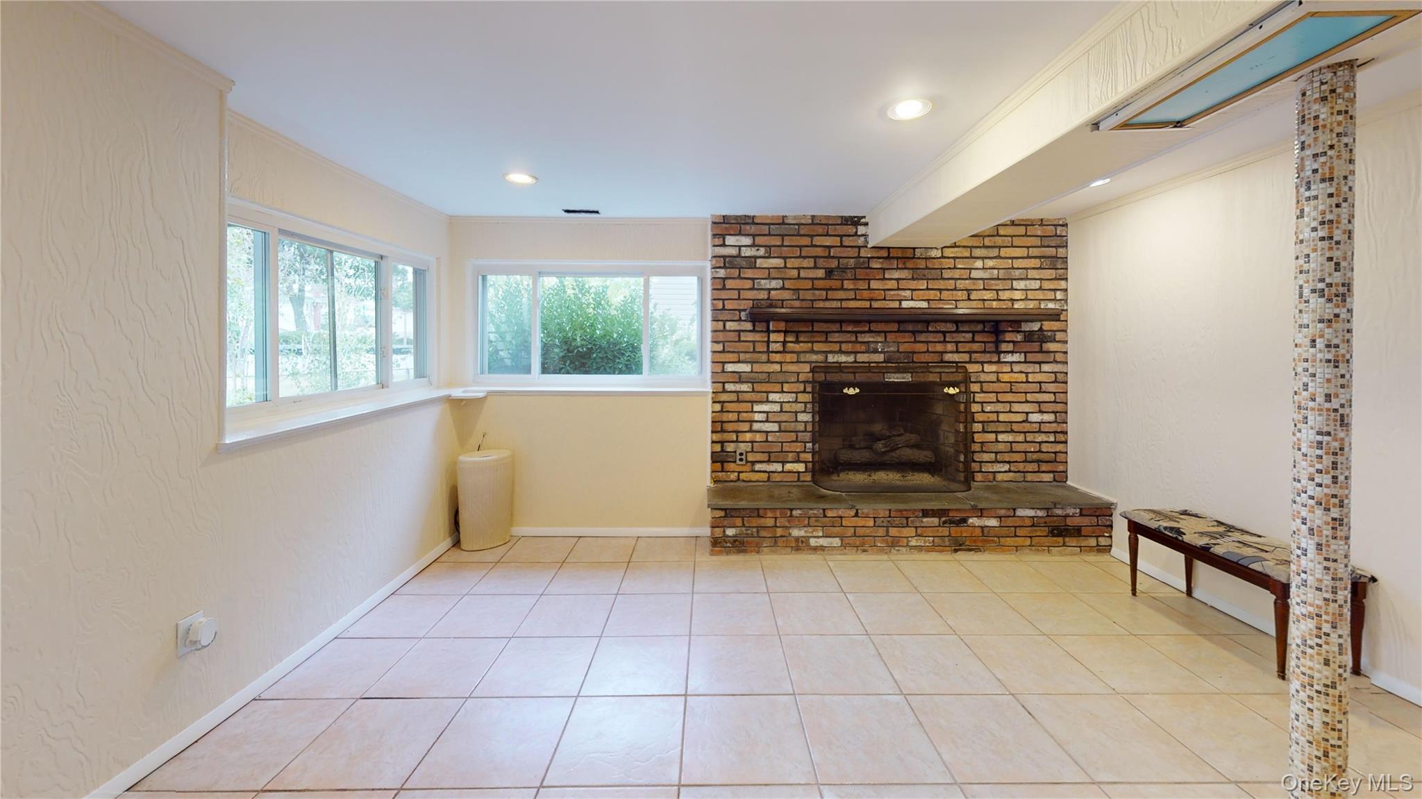 #16 photo, 640 Carlls Path, サフォーク郡 Deer Park , NY 11729